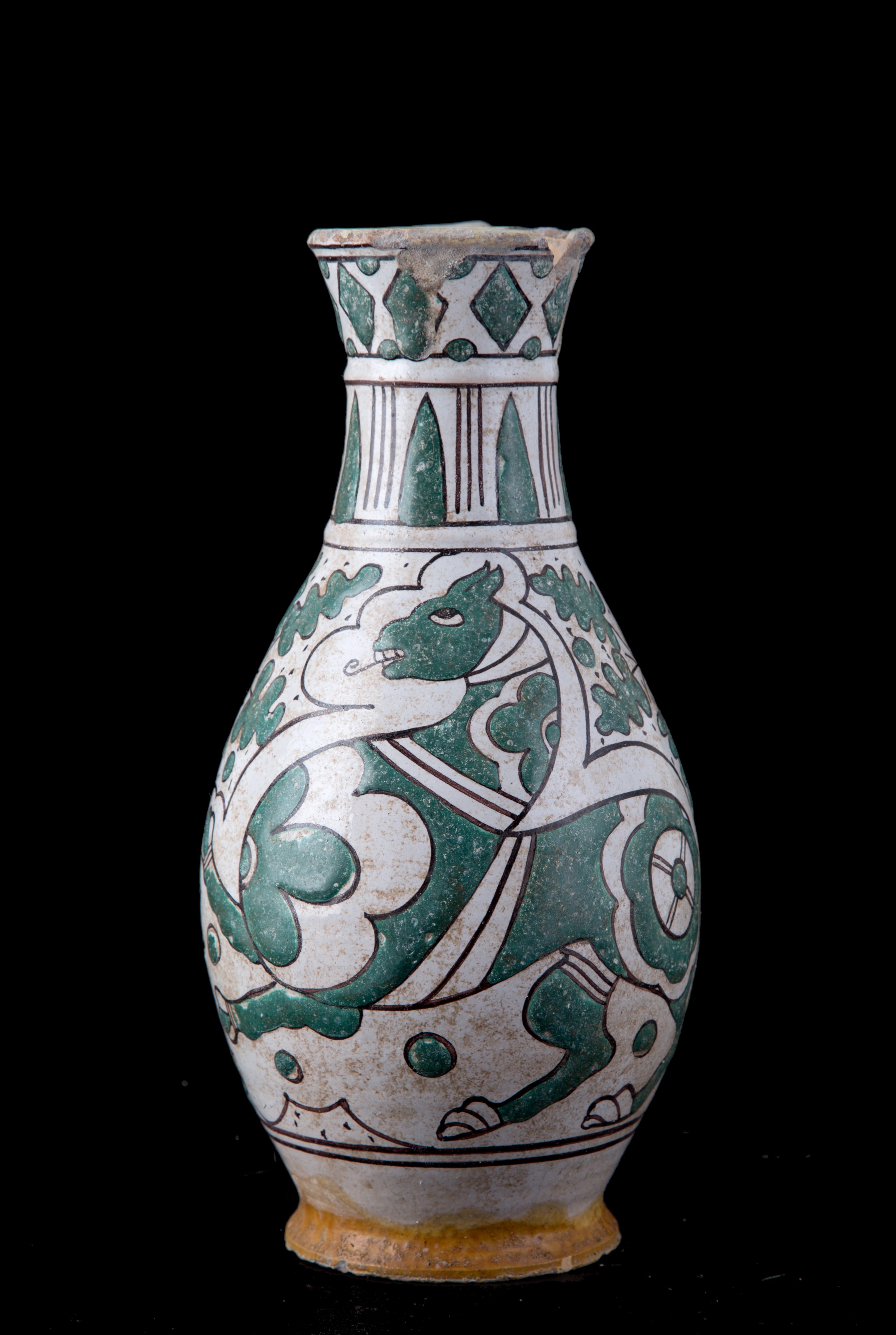 Brocca in Maiolica con Animale Fantastico