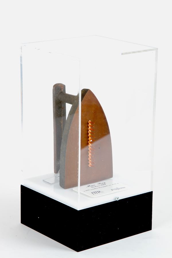 MAN RAY - Sculpture "CADEAU 1921"