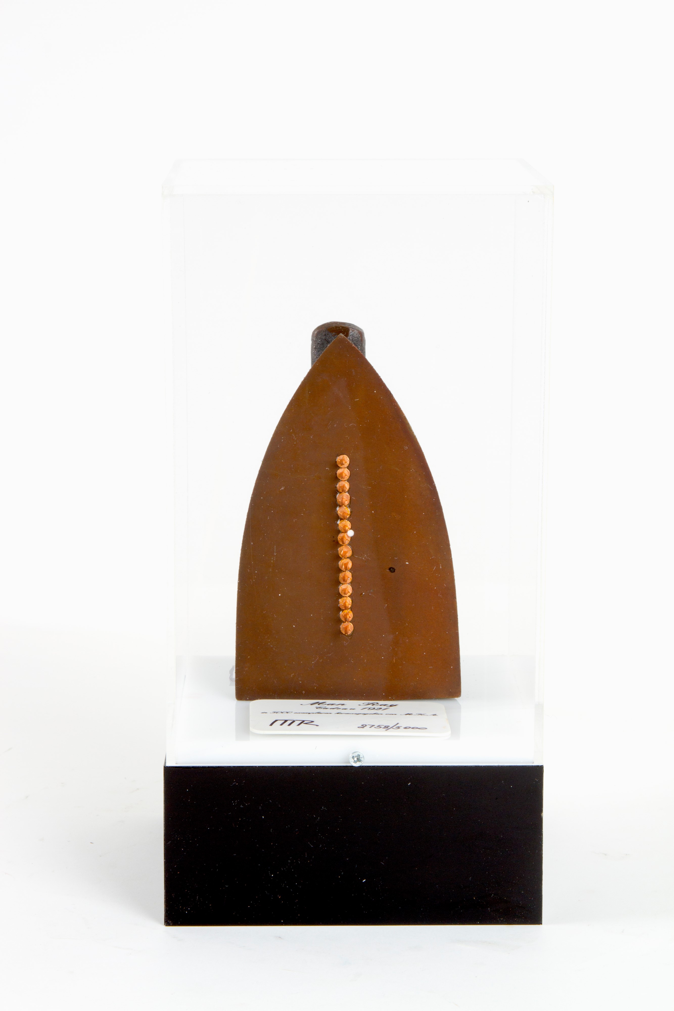 Man Ray - Scultura "cadeau 1921"