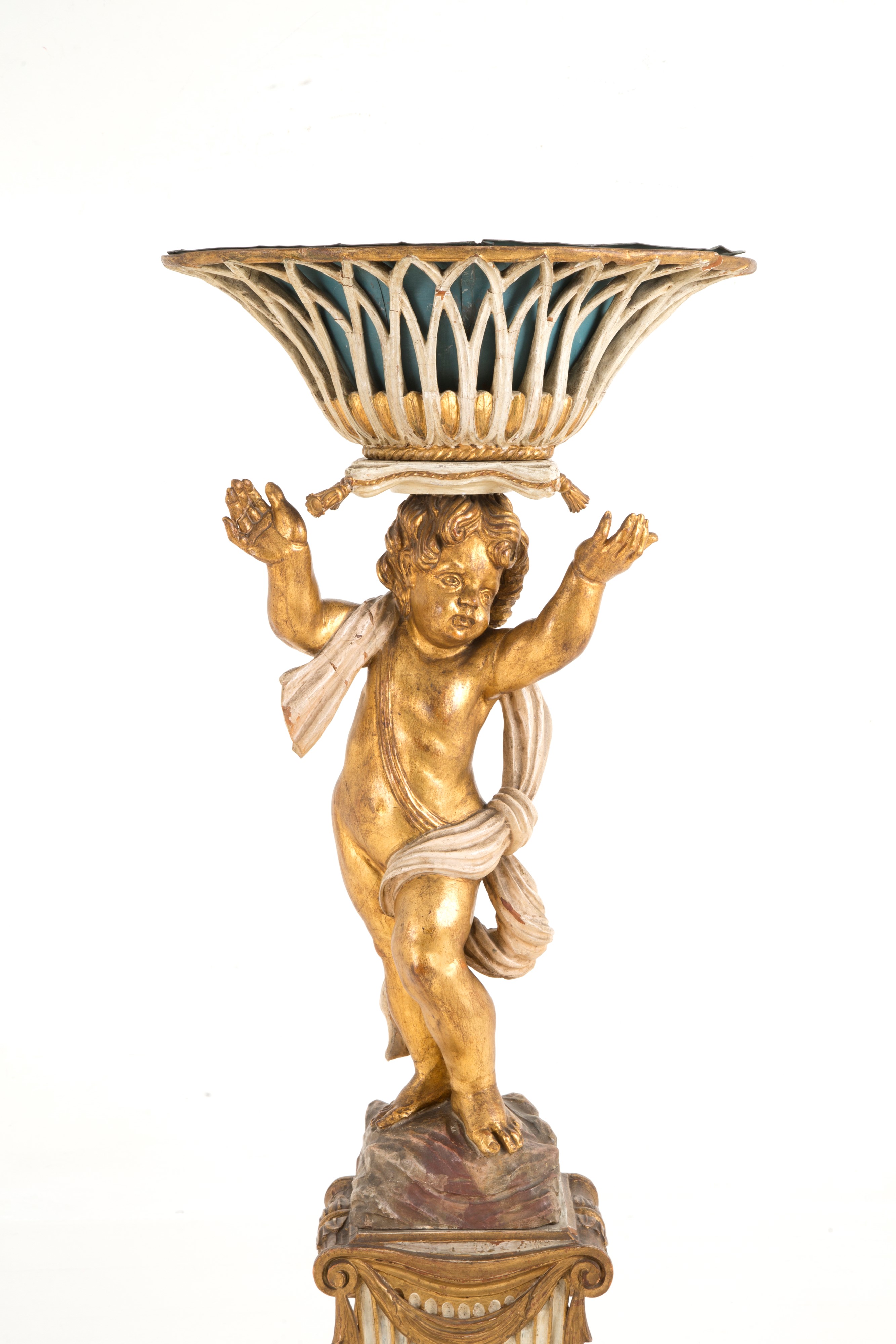 Scultura "PUTTO CON CESTO SULLA TESTA"