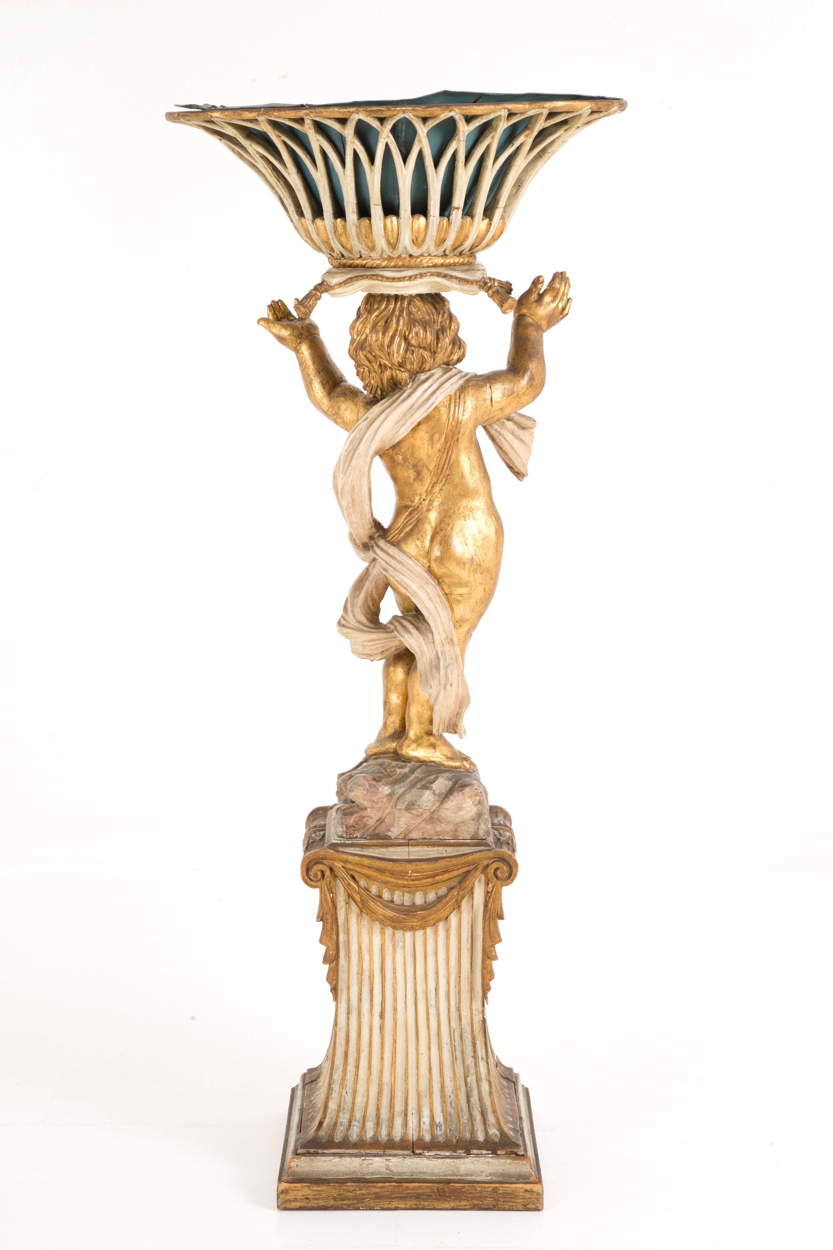 Scultura "PUTTO CON CESTO SULLA TESTA"