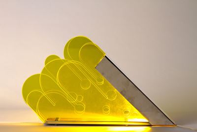 Lampada da Tavolo in Metacrilato Giallo. Pubblicata