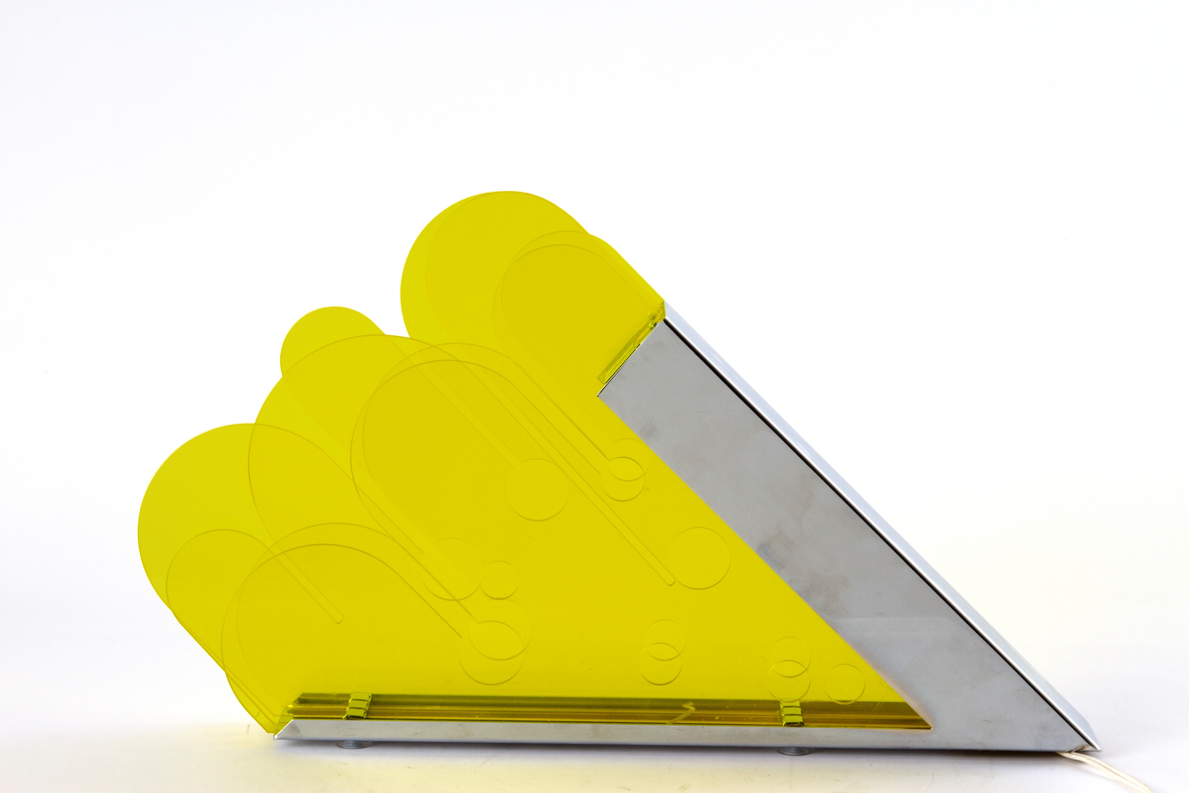Lampada da Tavolo in Metacrilato Giallo. Pubblicata