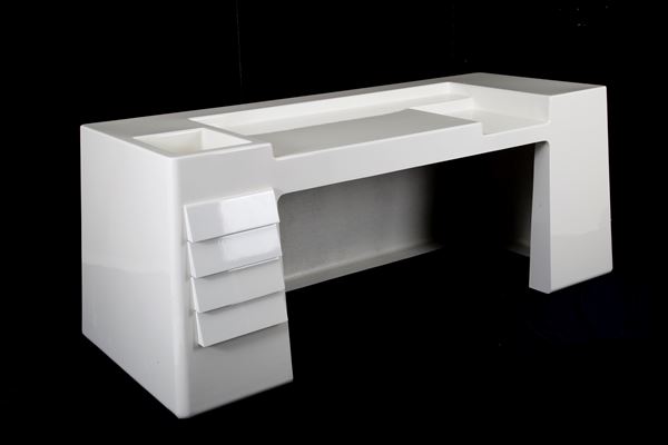 VITTORIO  INTROINI - Fiberglass desk for SAPORITI