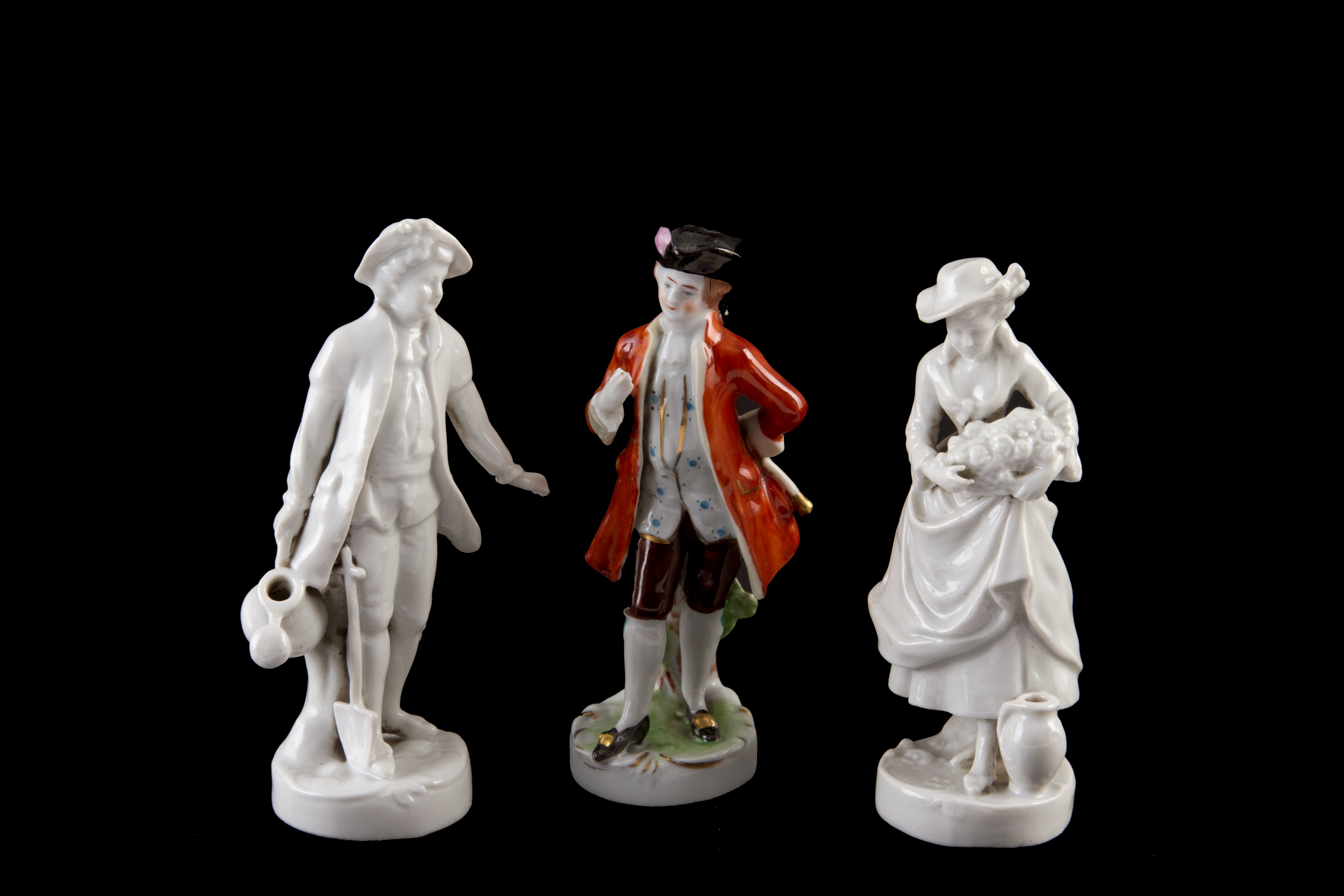 Cinque Statuine "personaggi". Capodimonte