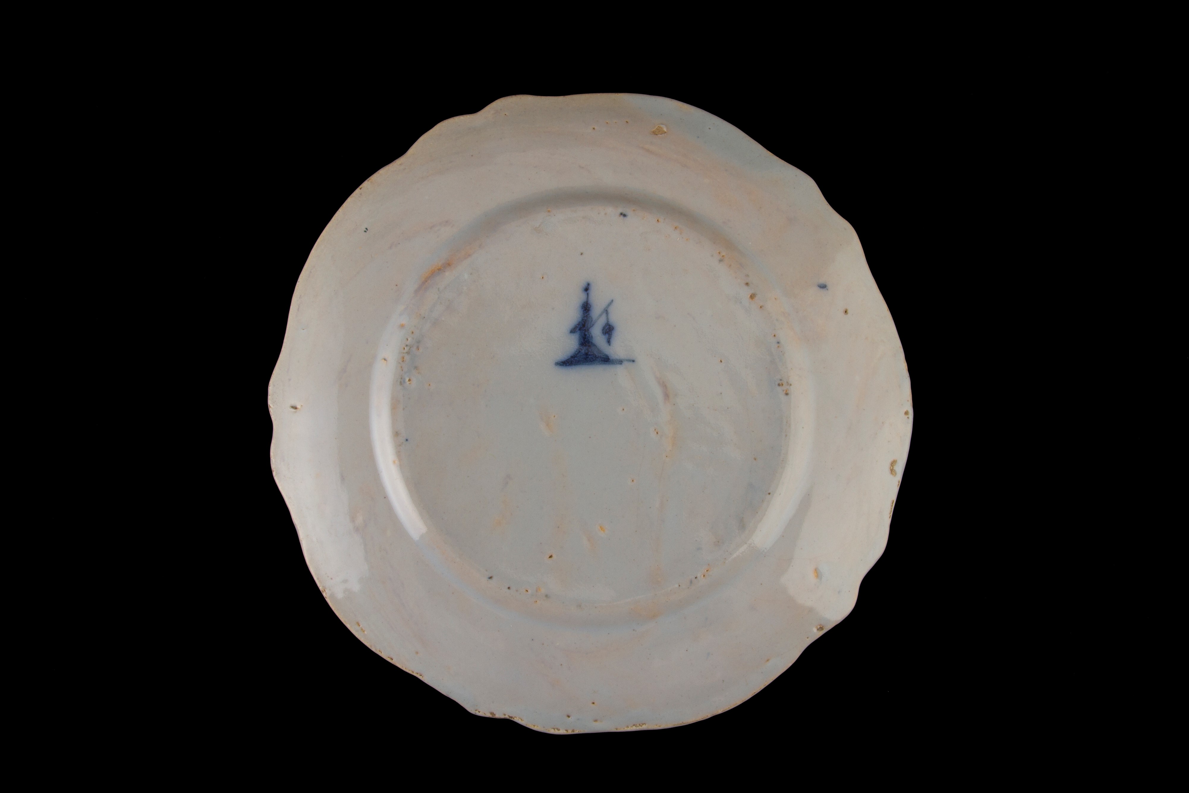 Due piatti in ceramica. Savona