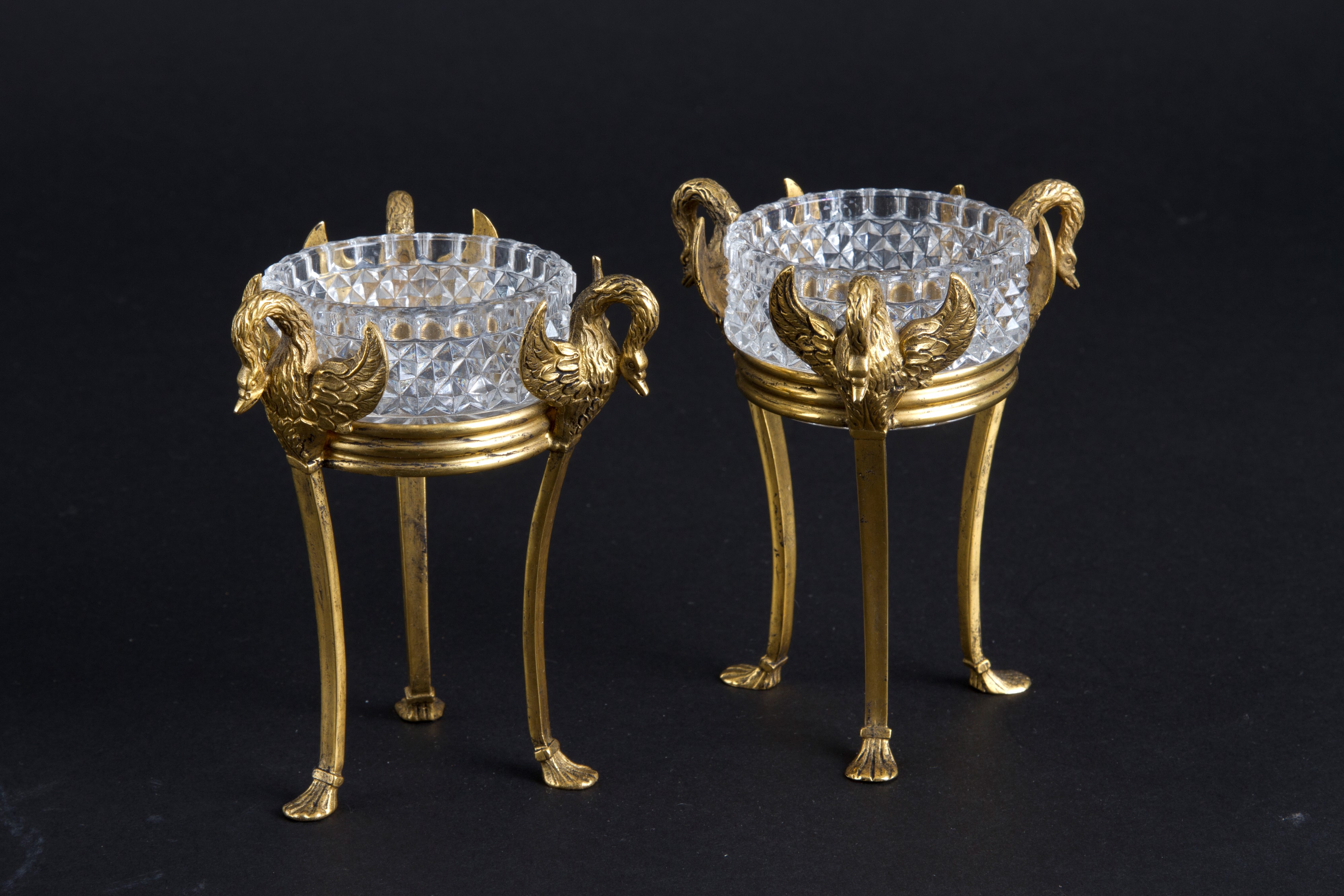 Coppia di piccole alzatine