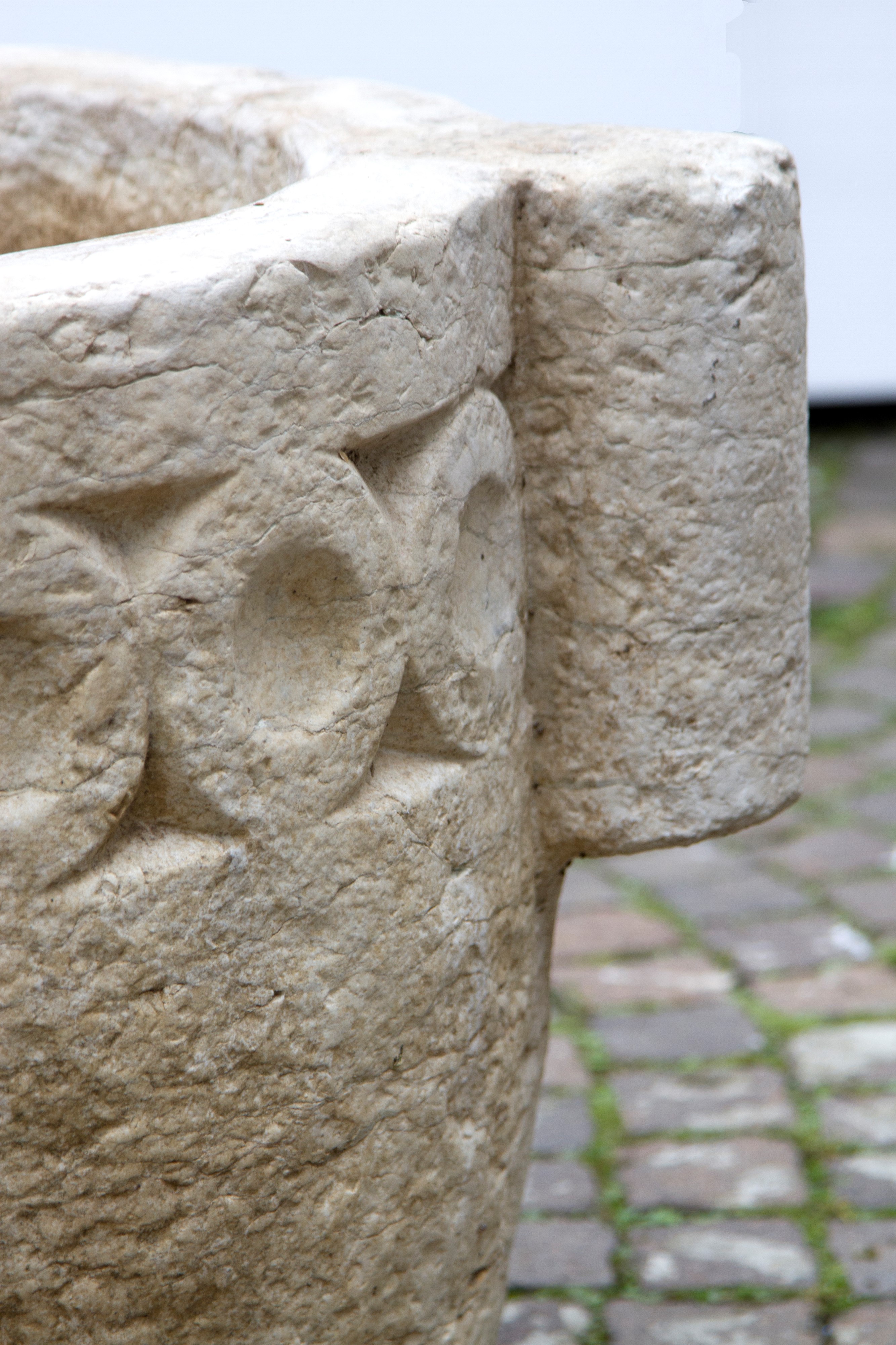 Grande vaso in pietra