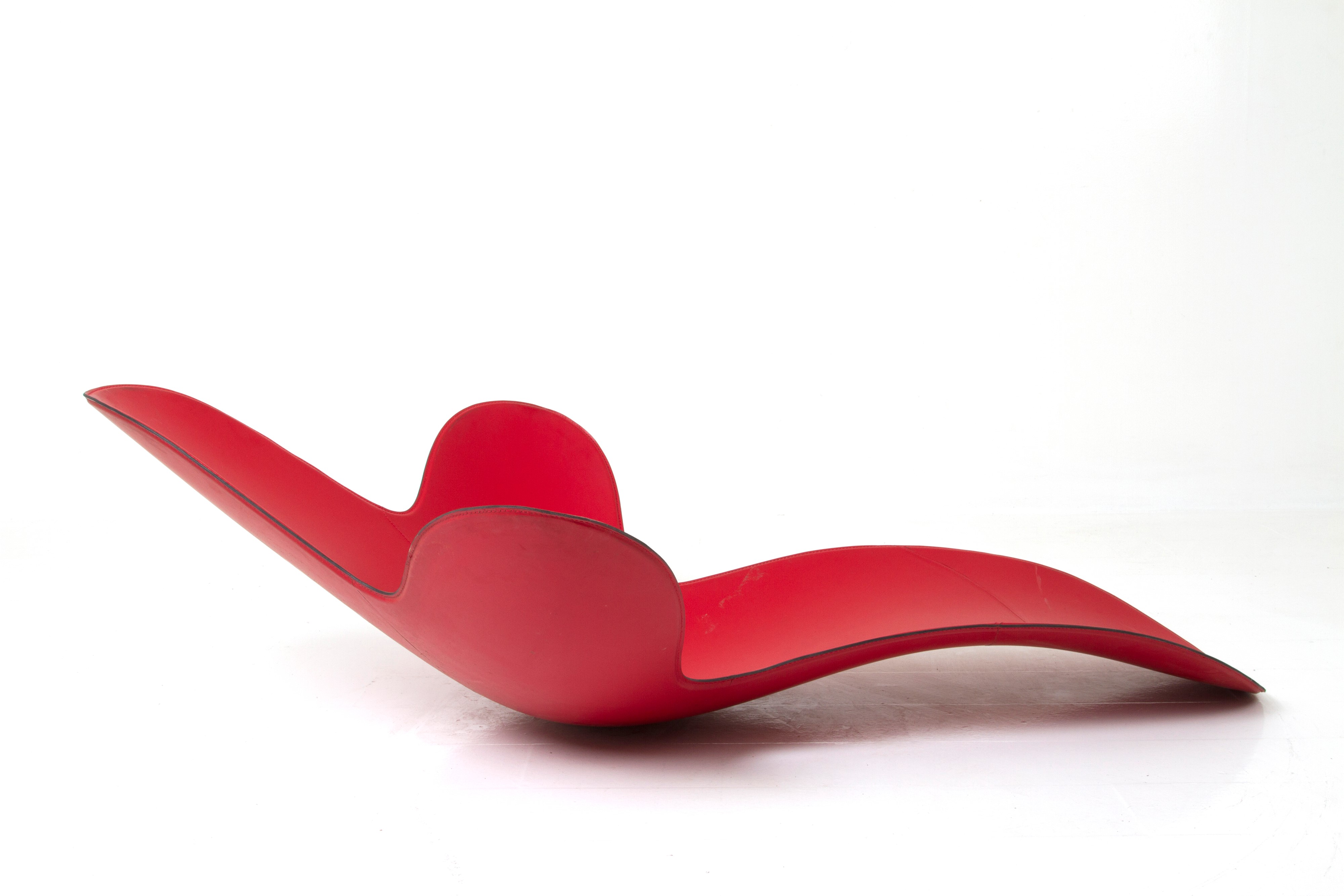 Monica Graffeo - Chaise Longue Lazy Mary in Cuoio Rosso per Disguincio