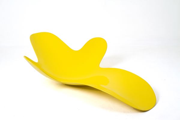 MONICA GRAFFEO - Lazy Mary yellow lacquered chaise longue for DISGUINCIO