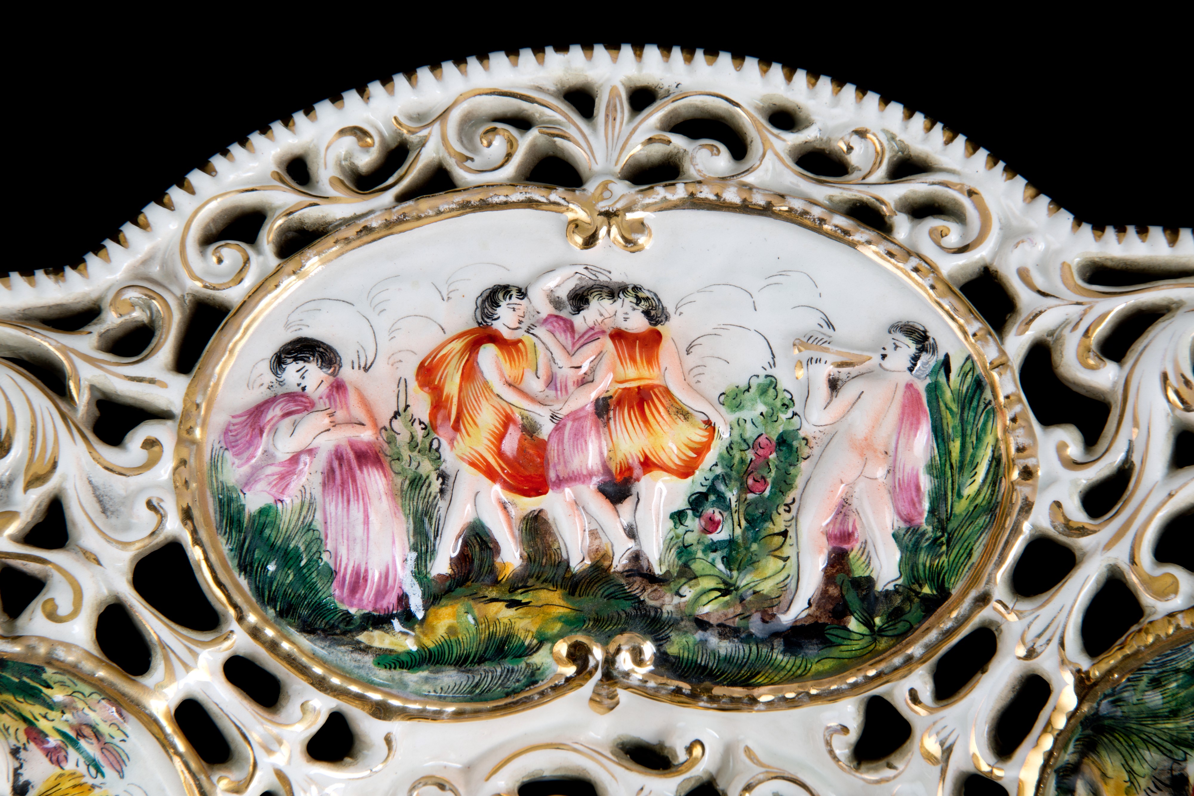 Piatto in Ceramica. Capodimonte