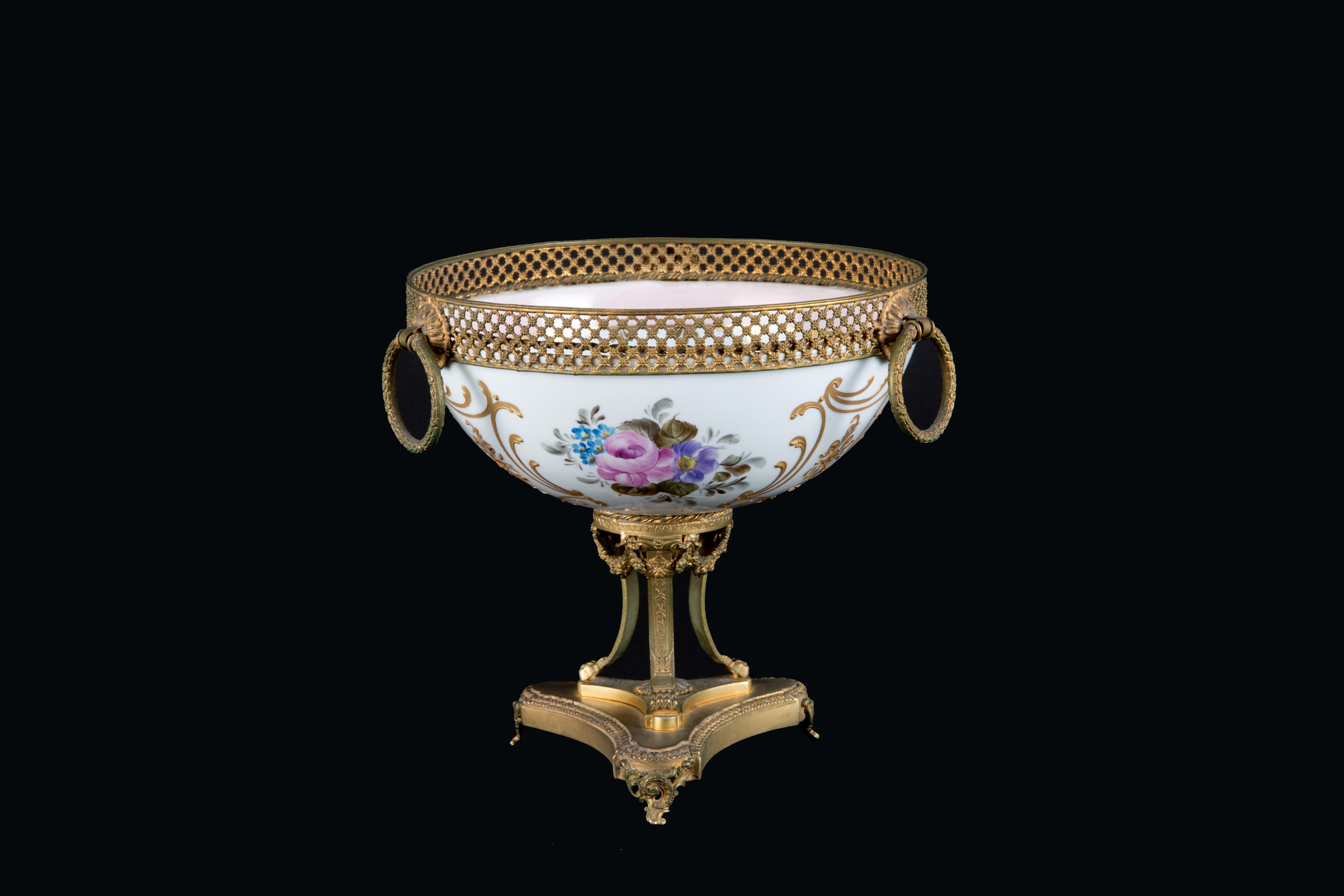 Alzatina in porcellana