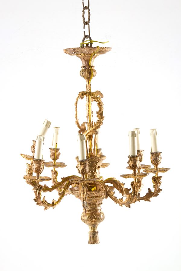 Lampadario in bronzo dorato