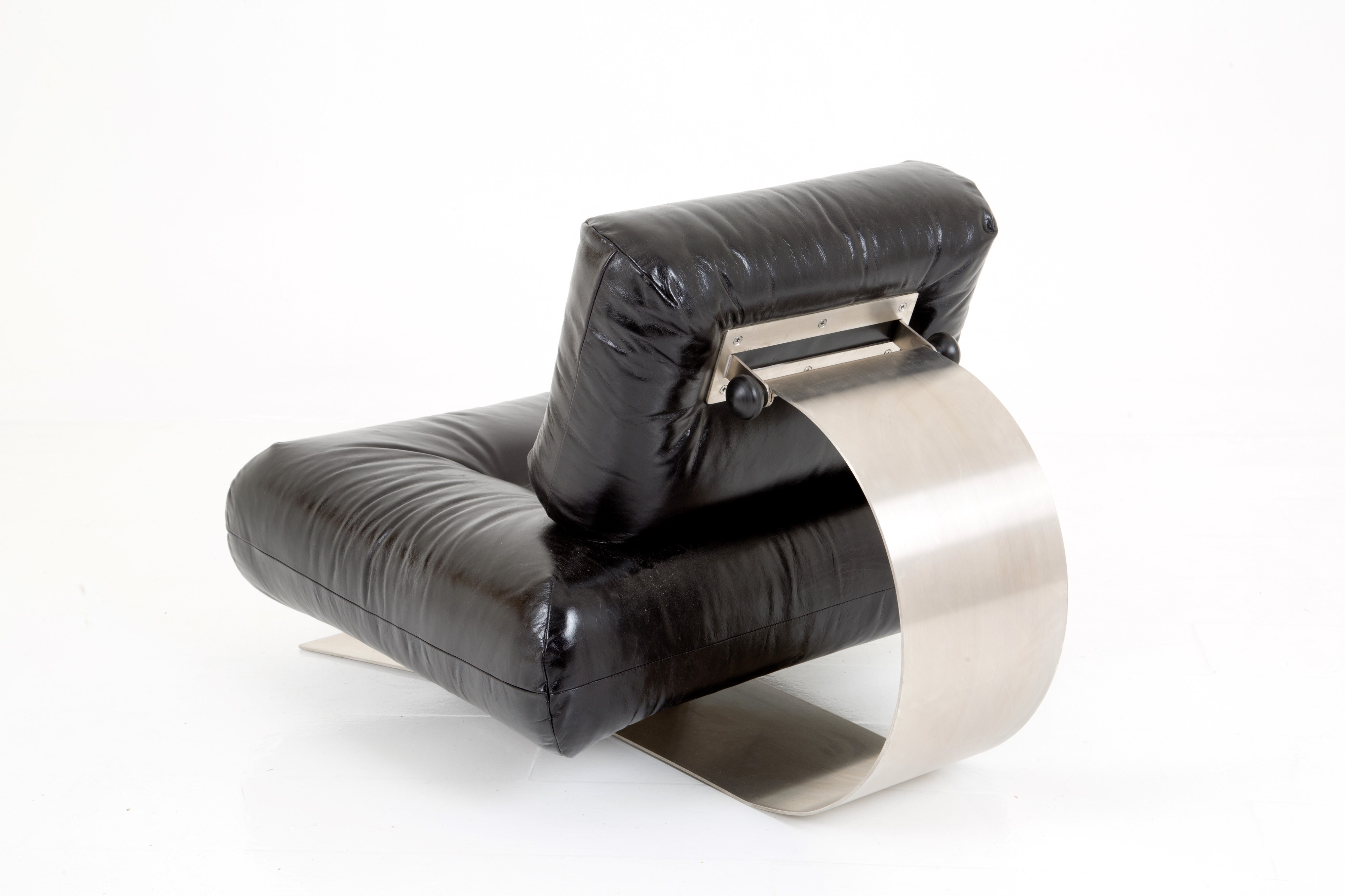 Poltrona Alta per MOBILIER INTERNATIONAL