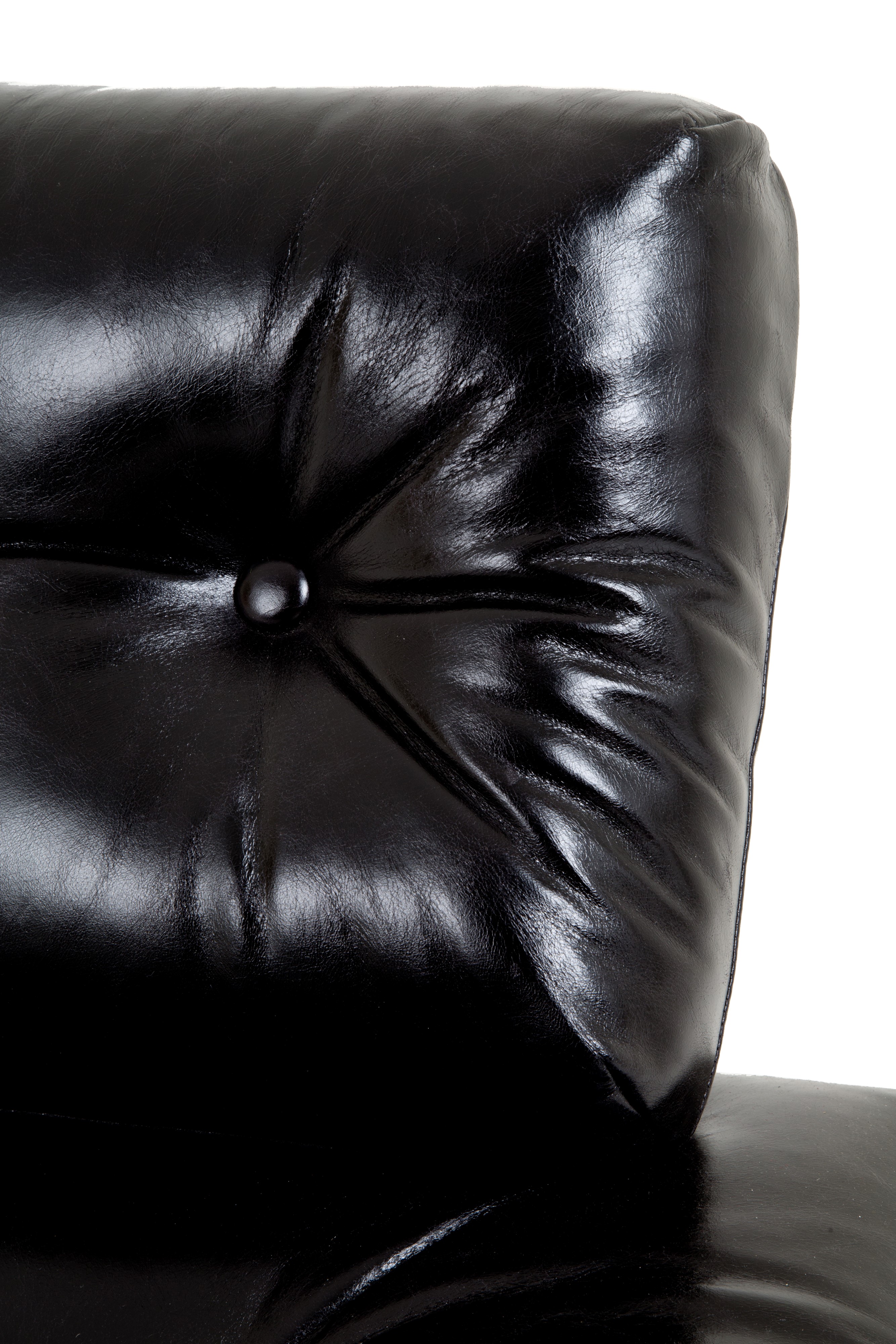 Poltrona Alta per MOBILIER INTERNATIONAL