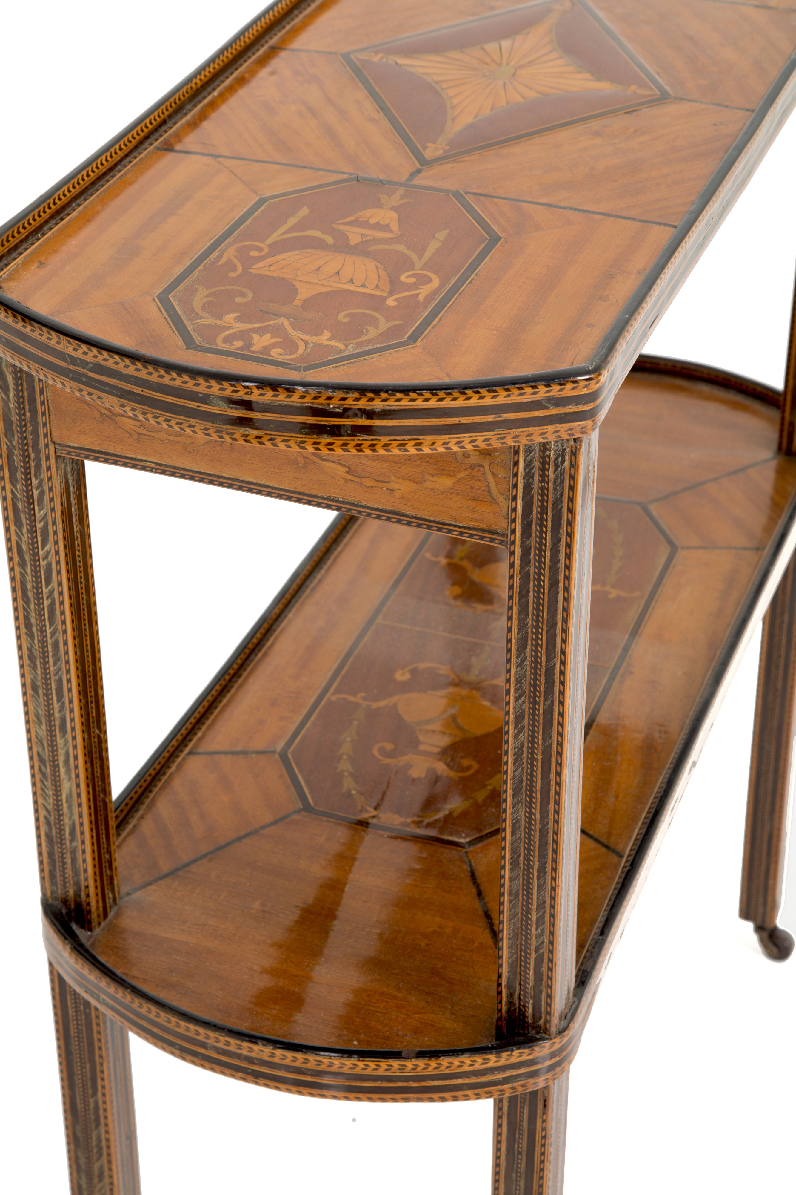 Etagere intarsiato