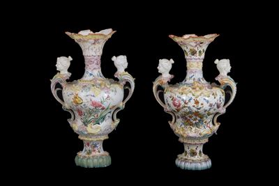 Coppia di Vasi in Ceramica