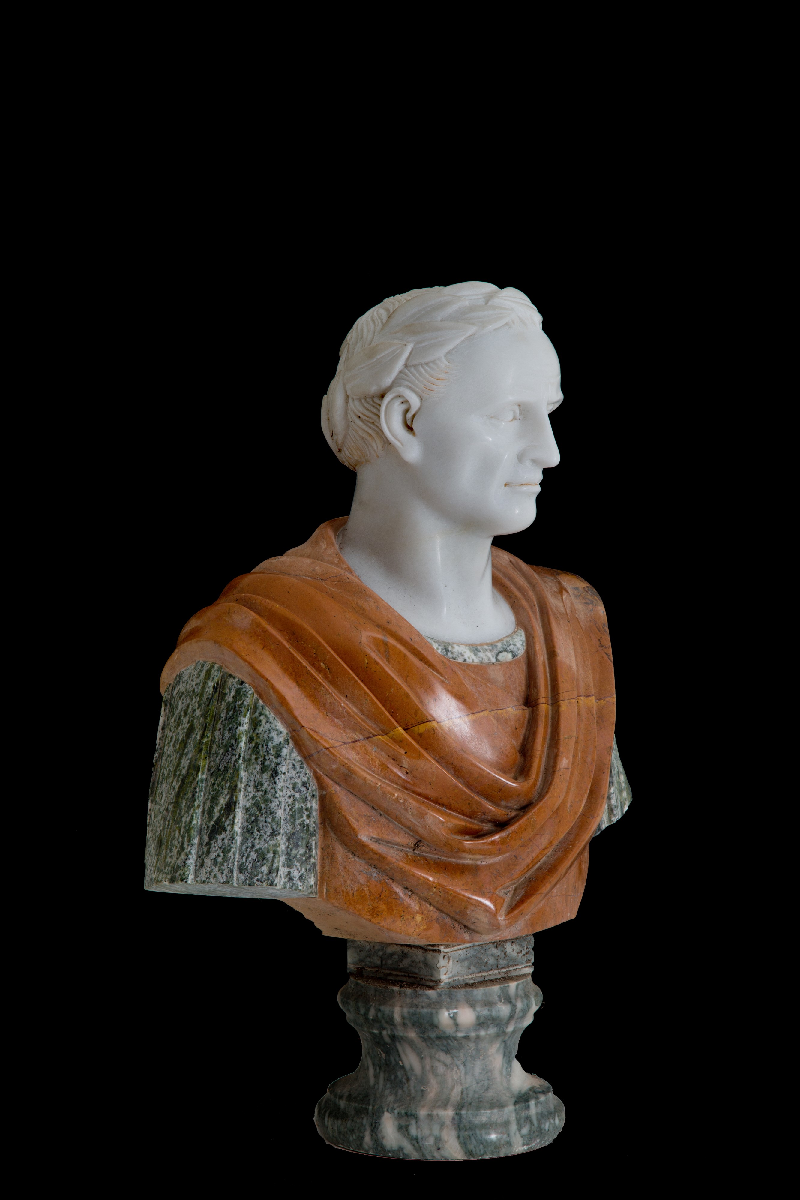 Scultura in Marmi Policromi "imperatore"