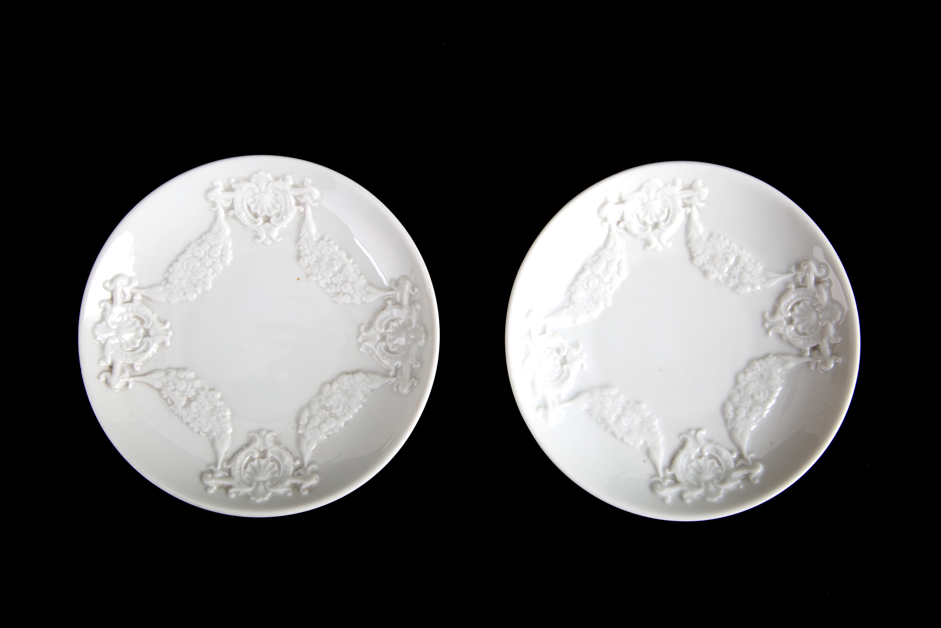 Coppia di tazzine da puerpera. CAPODIMONTE