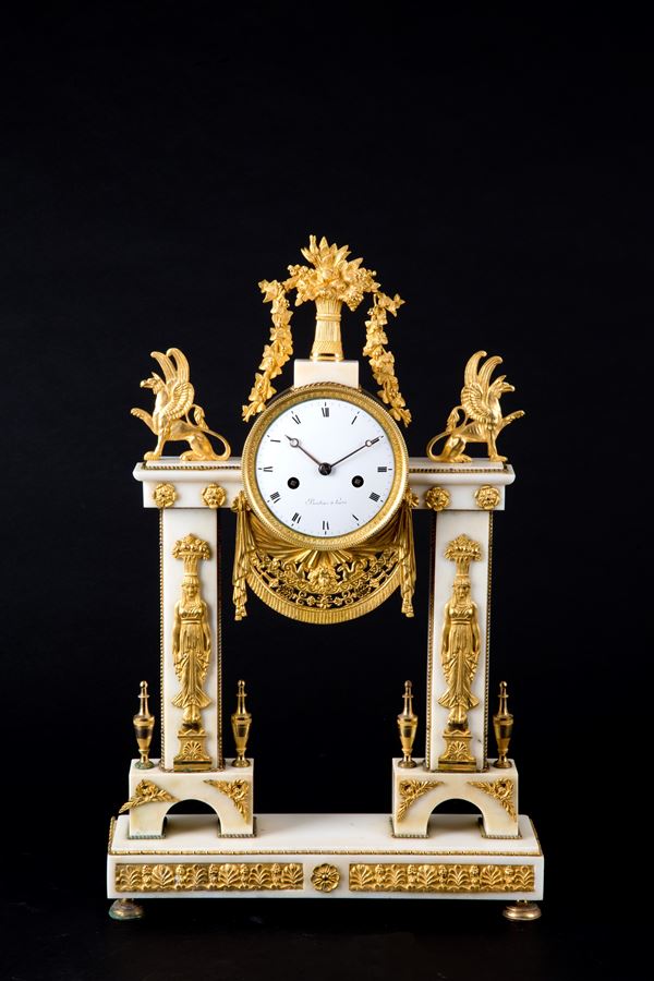 Marble and bronze table clock