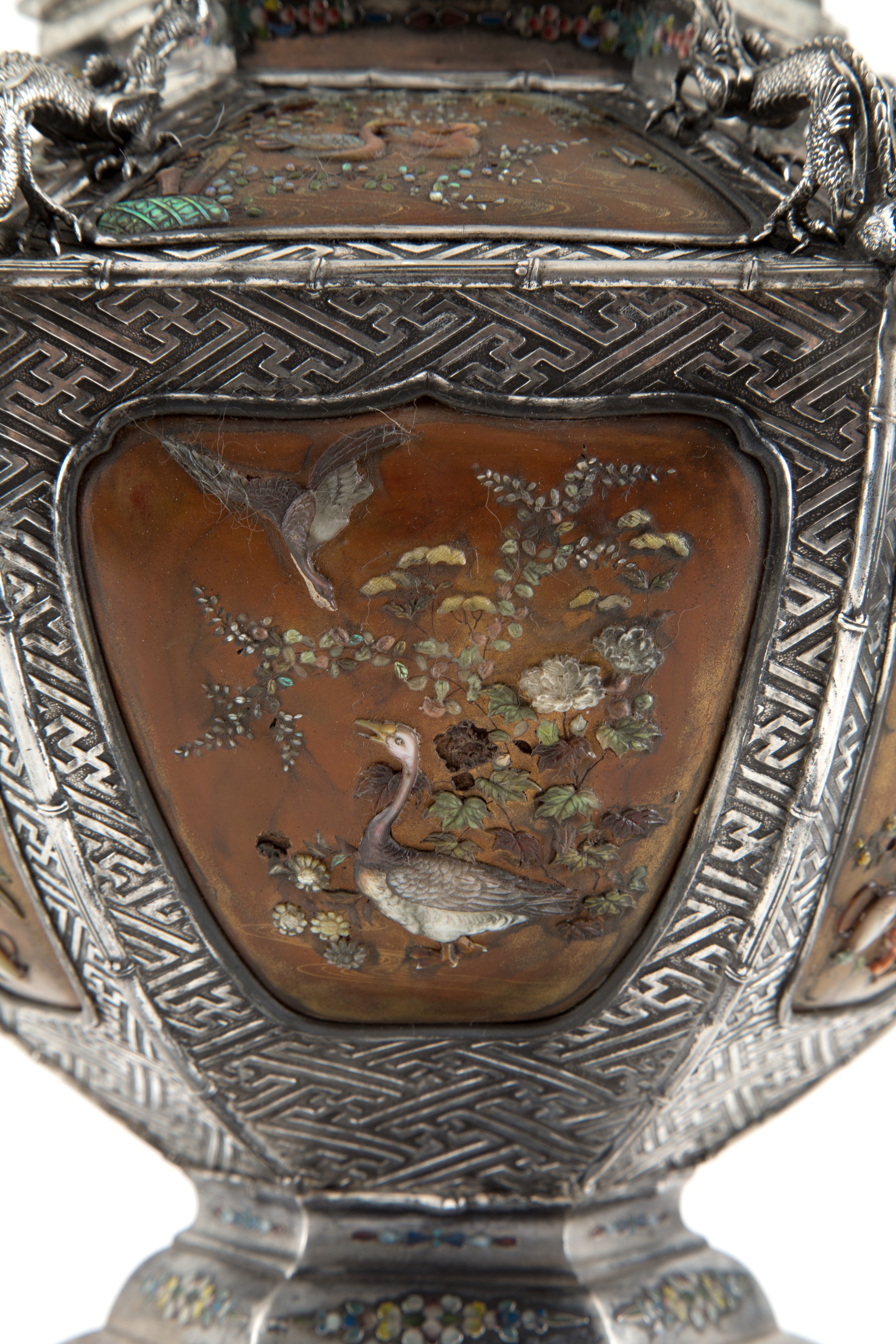 Vaso shibayama in argento