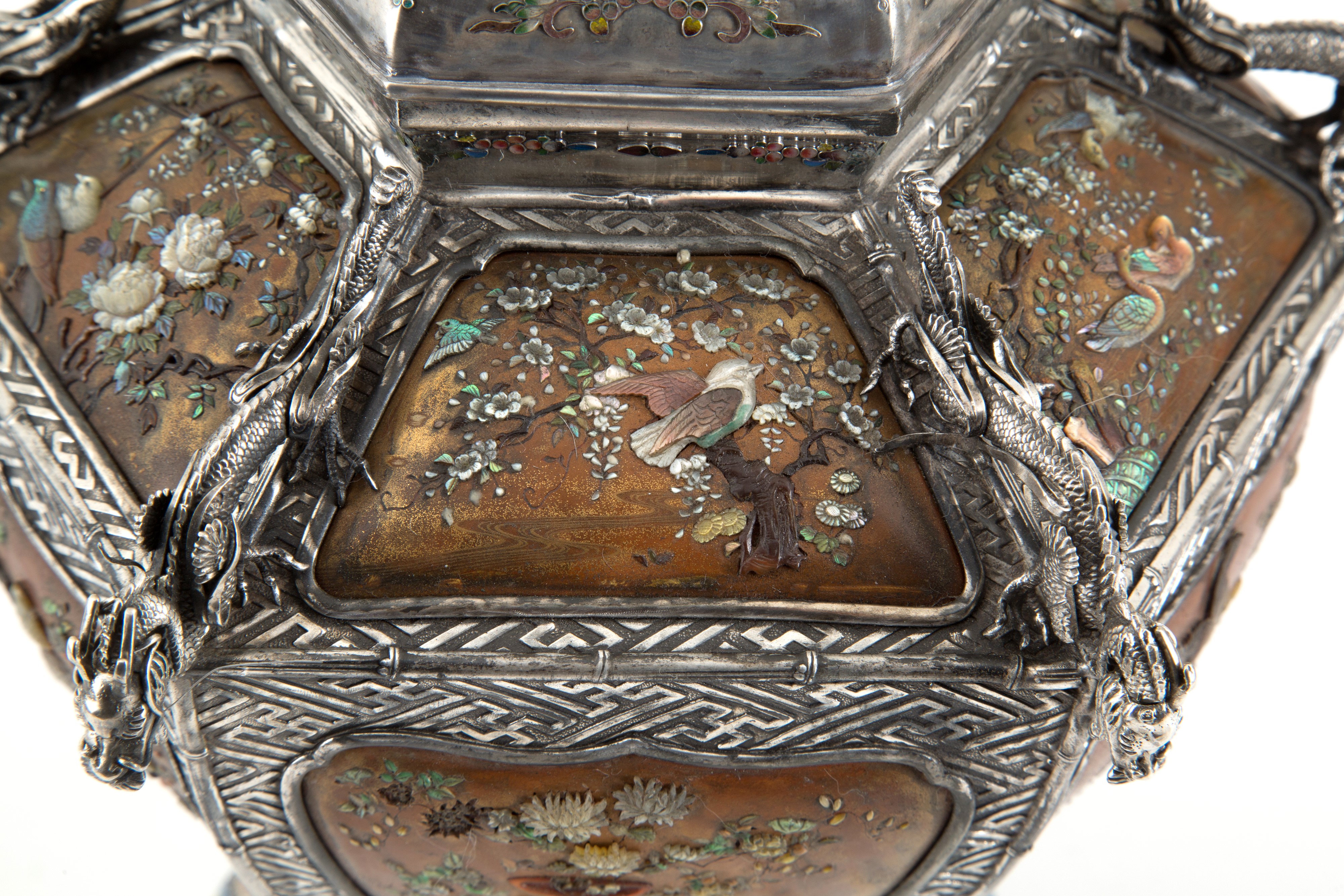 Vaso shibayama in argento