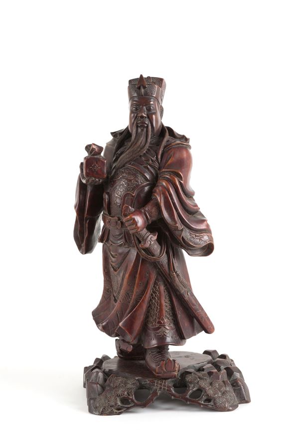 Wooden sculpture "DIGNITARY"