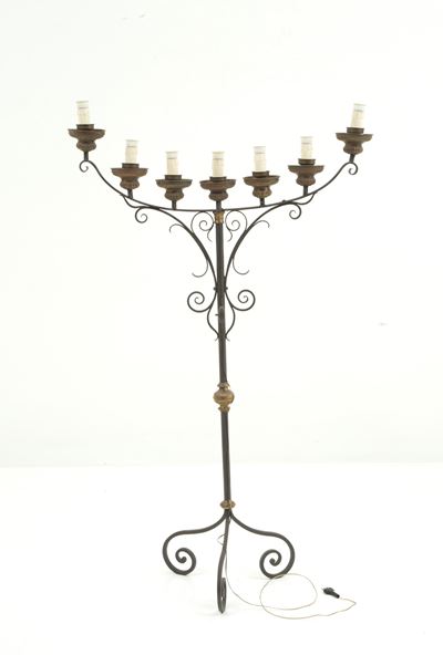 Candelabro sette fiamme, ferro battuto e bronzo dorato