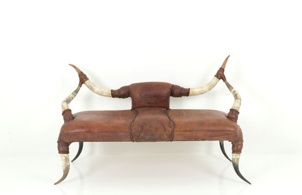 Sofa with horn structure