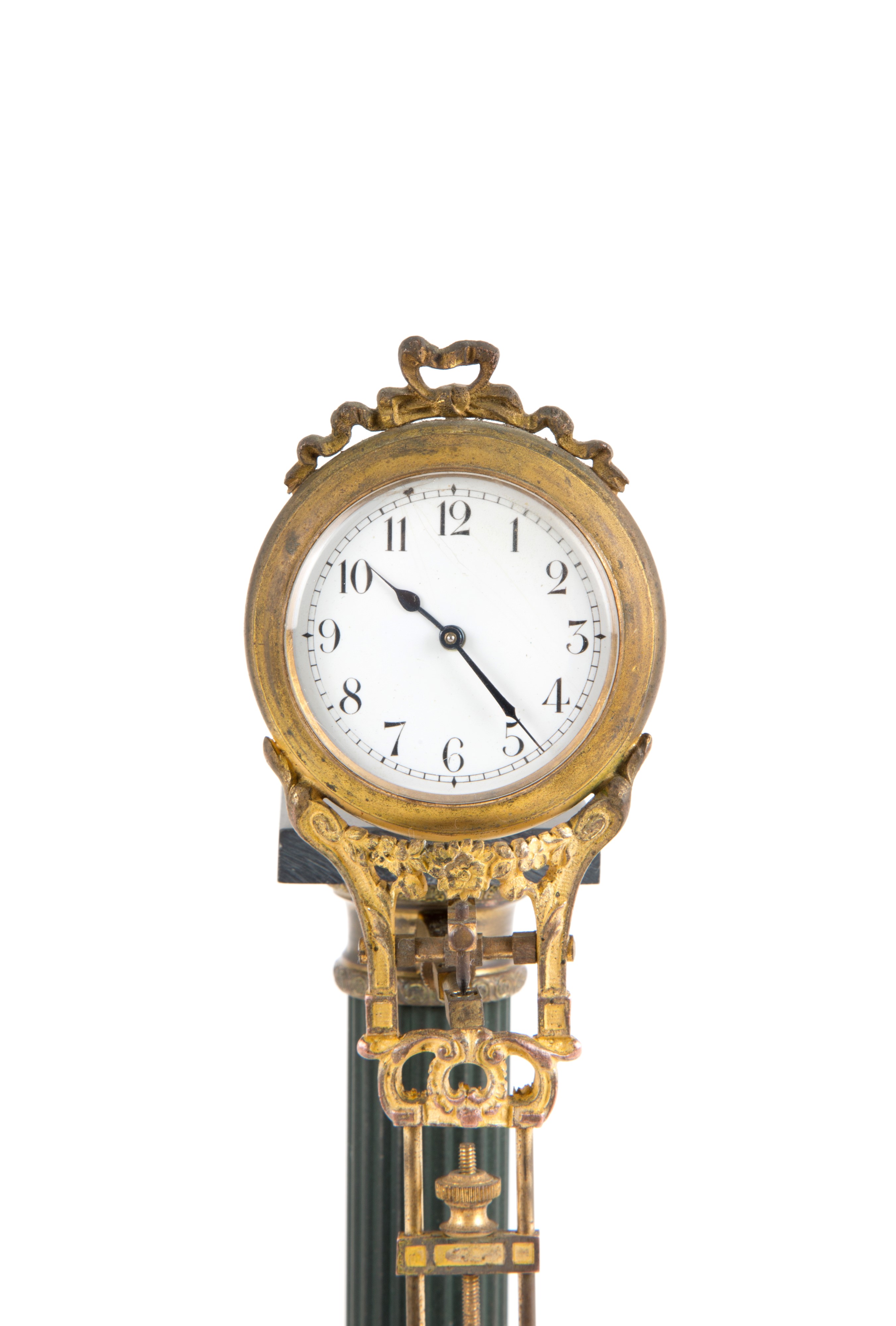 Orologio oscillante montato su colonna