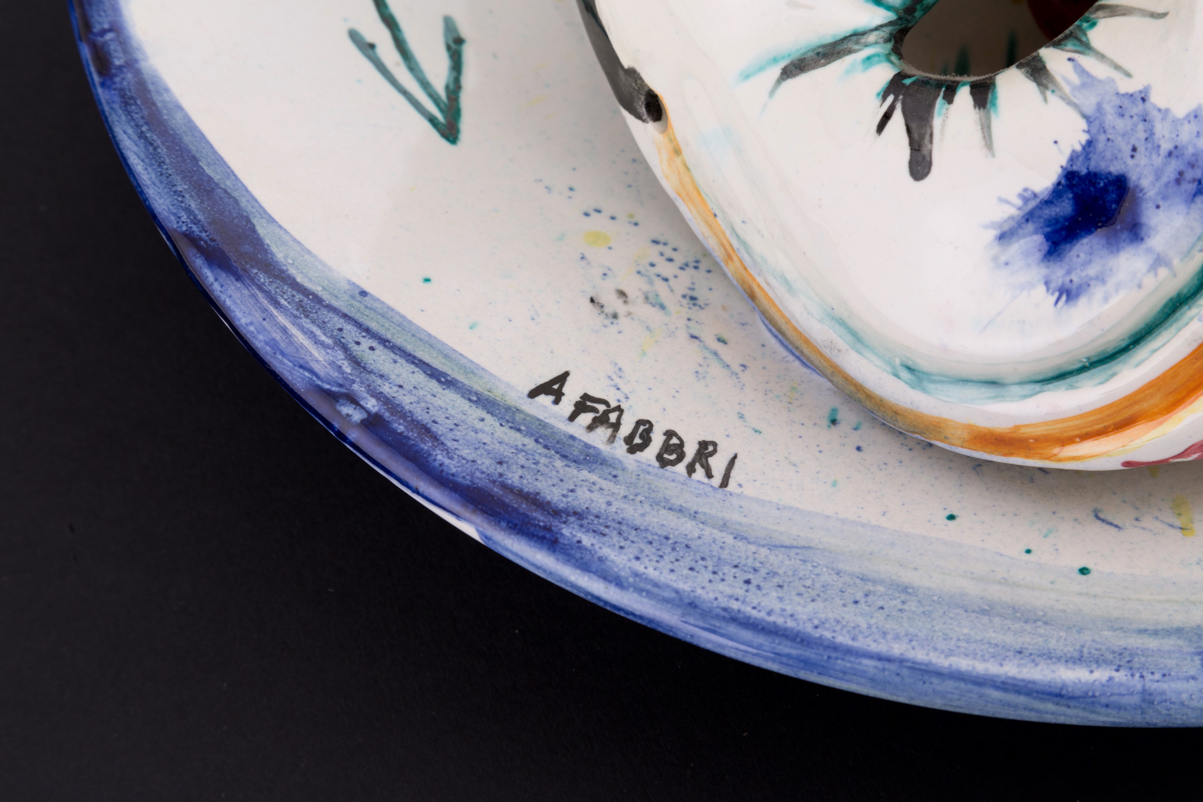Agenore Fabbri - Piatto con Maschere in Ceramica Dipinta