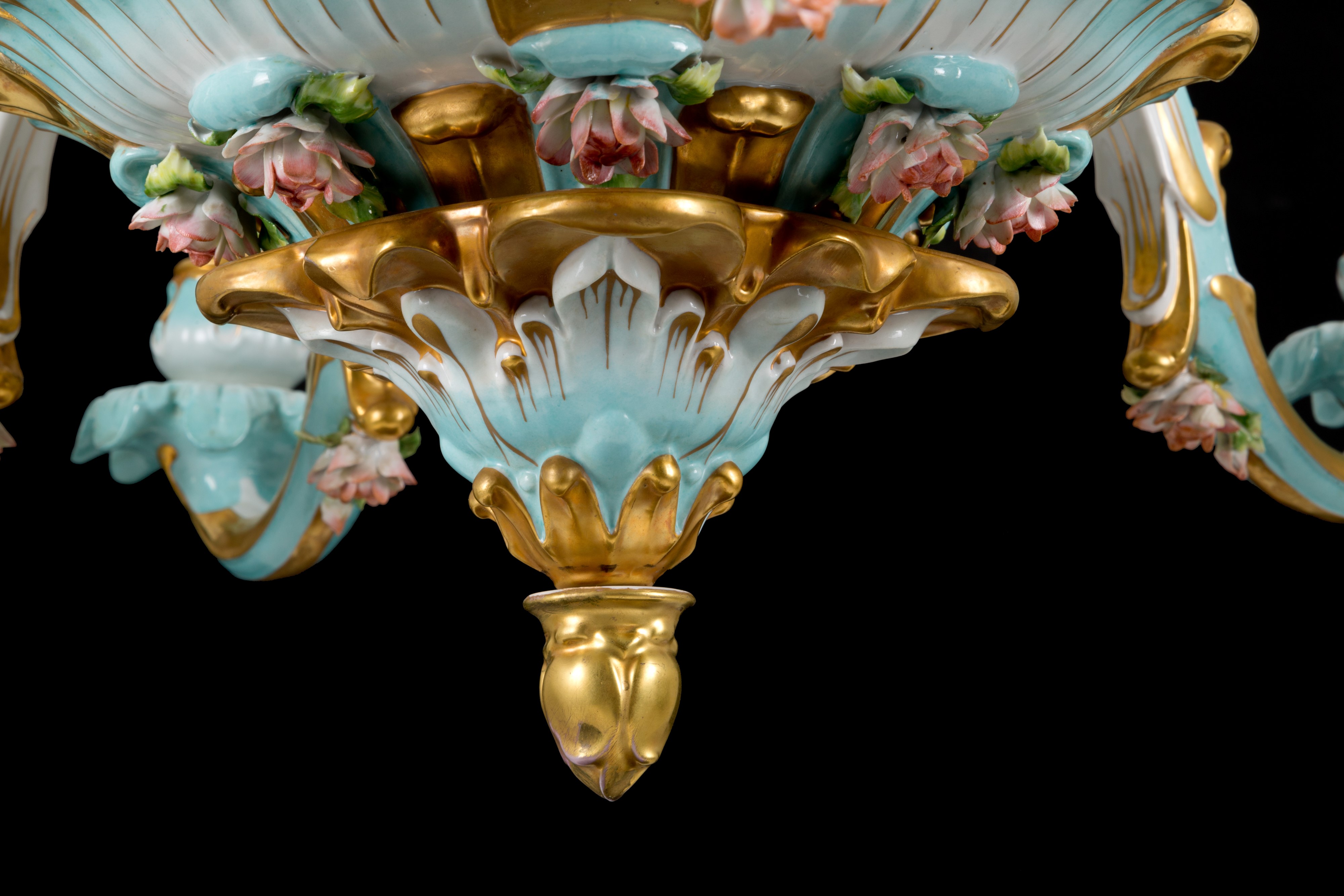 Lampadario in porcellana