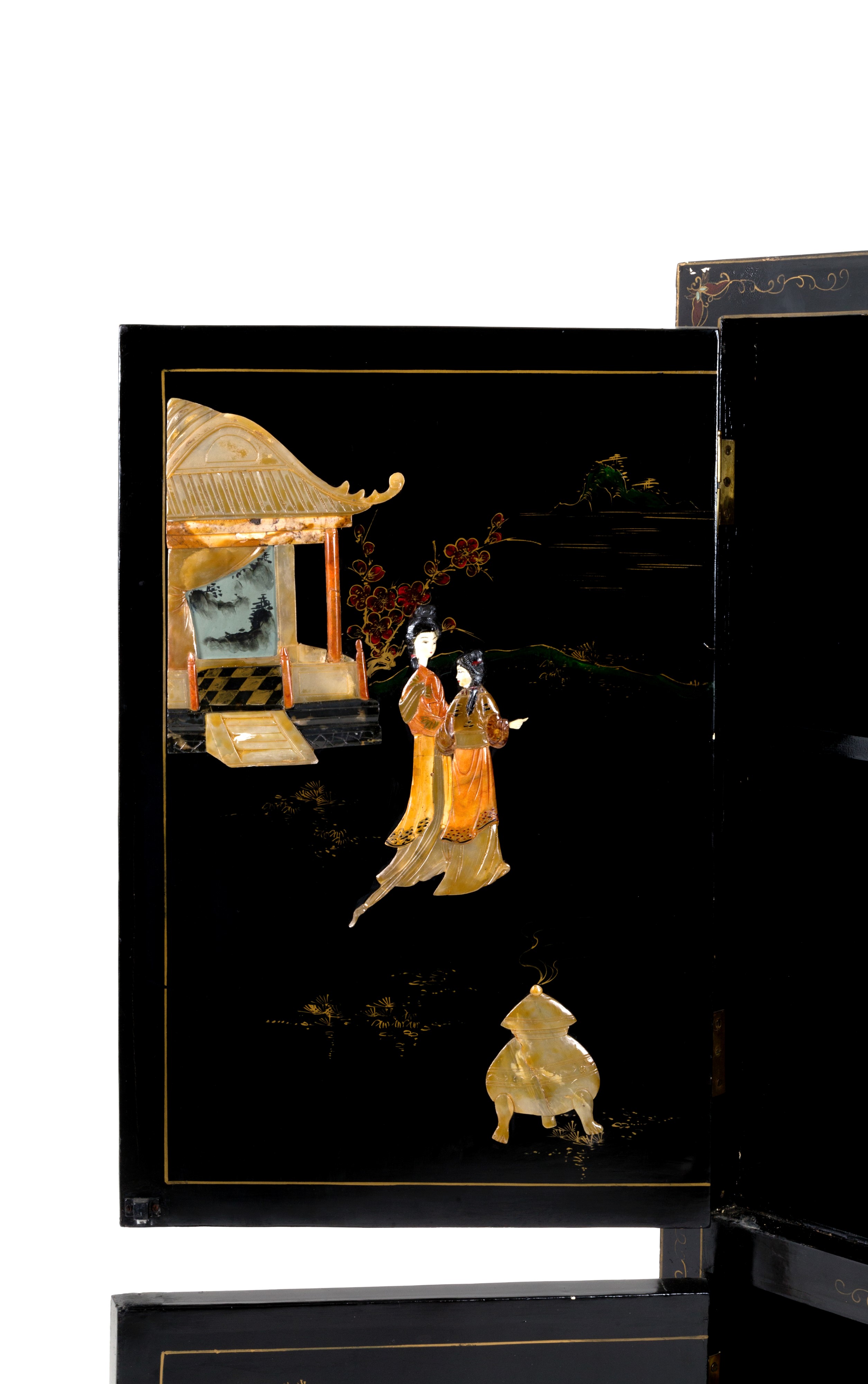 Mobile laccato con pietre dure