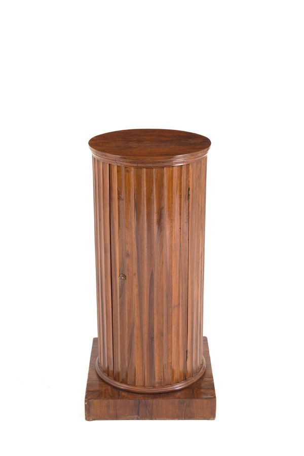 Fluted wooden column