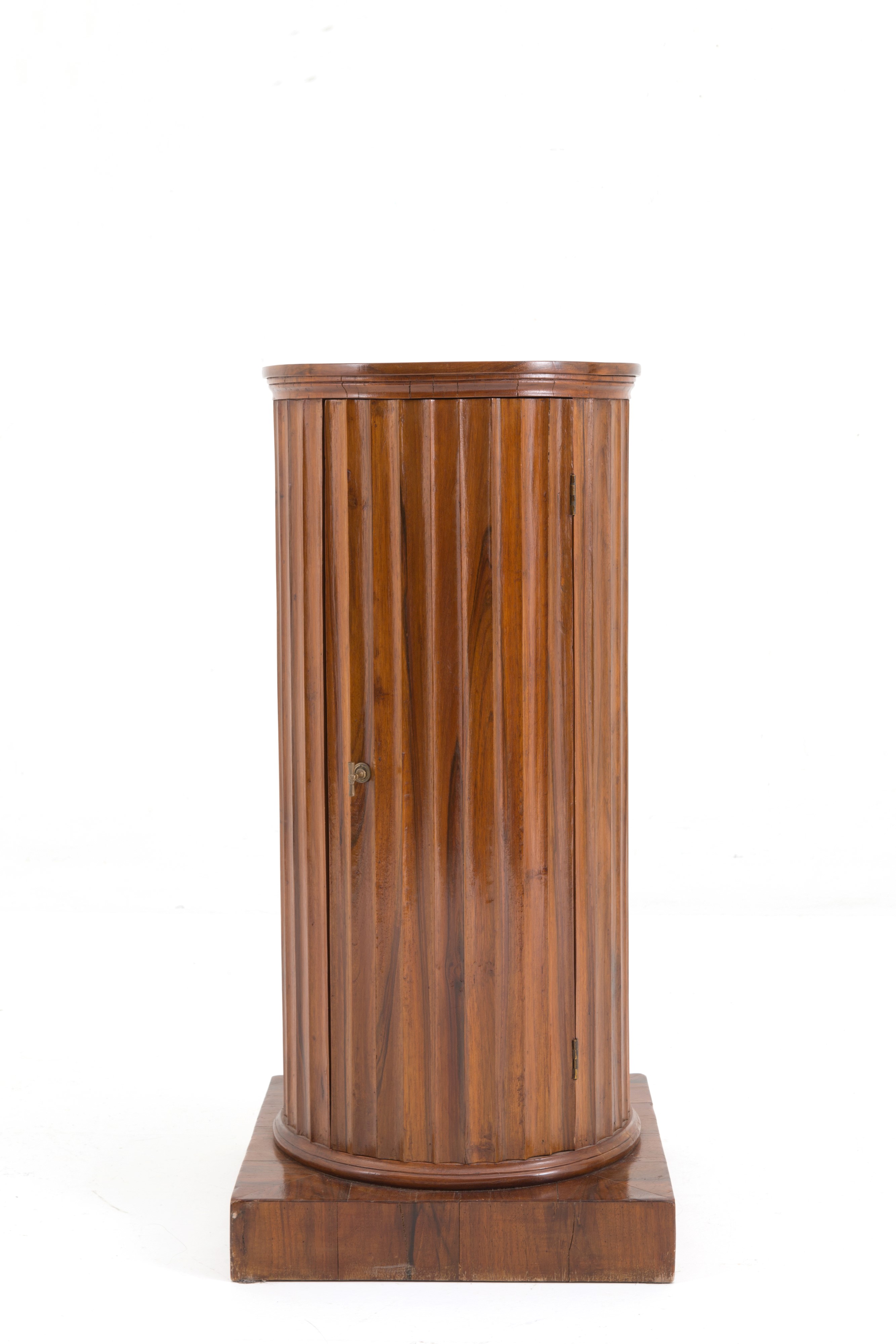 Colonna scanalata in legno