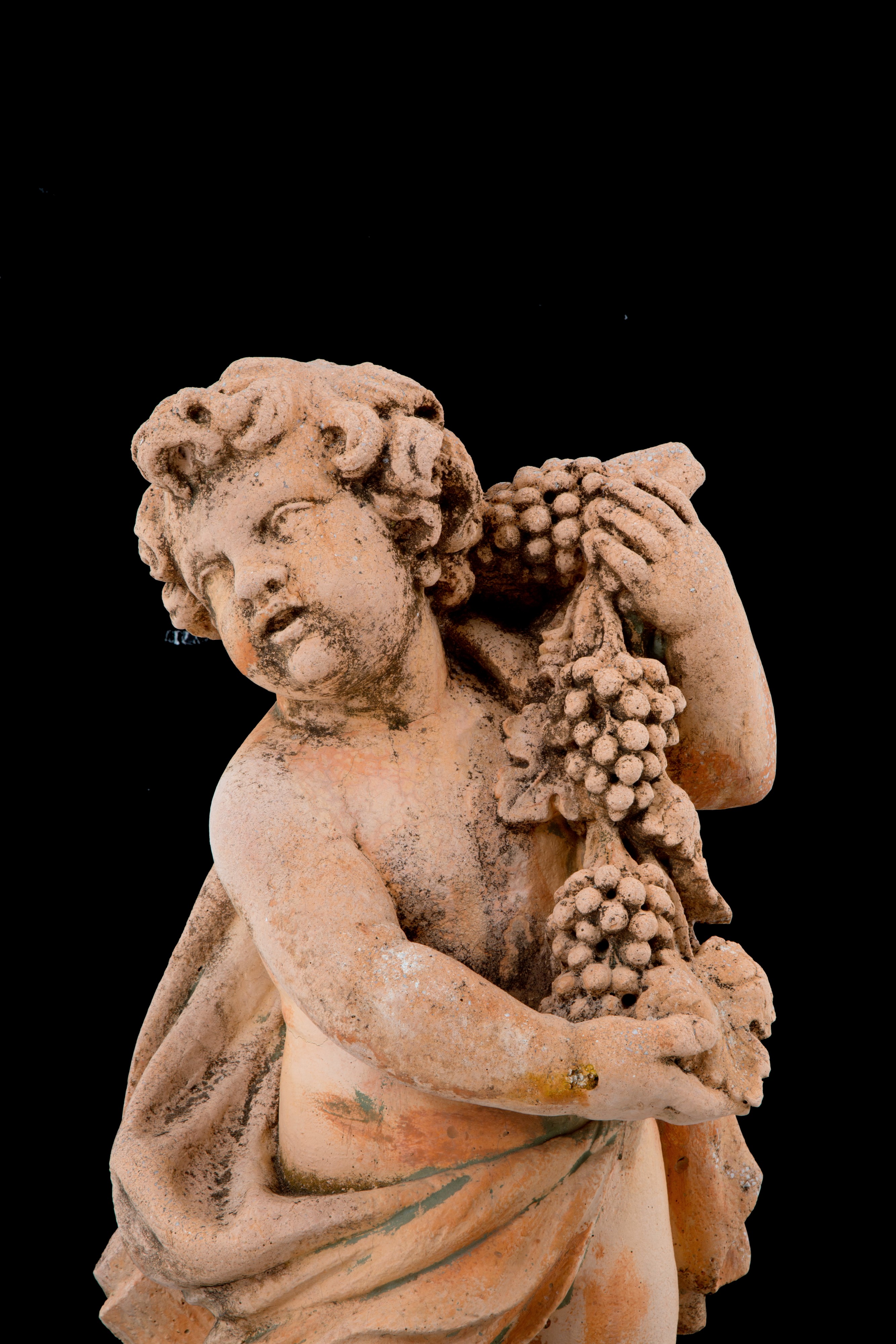 Scultura in Terracotta "putto con Grappoli D'uva"