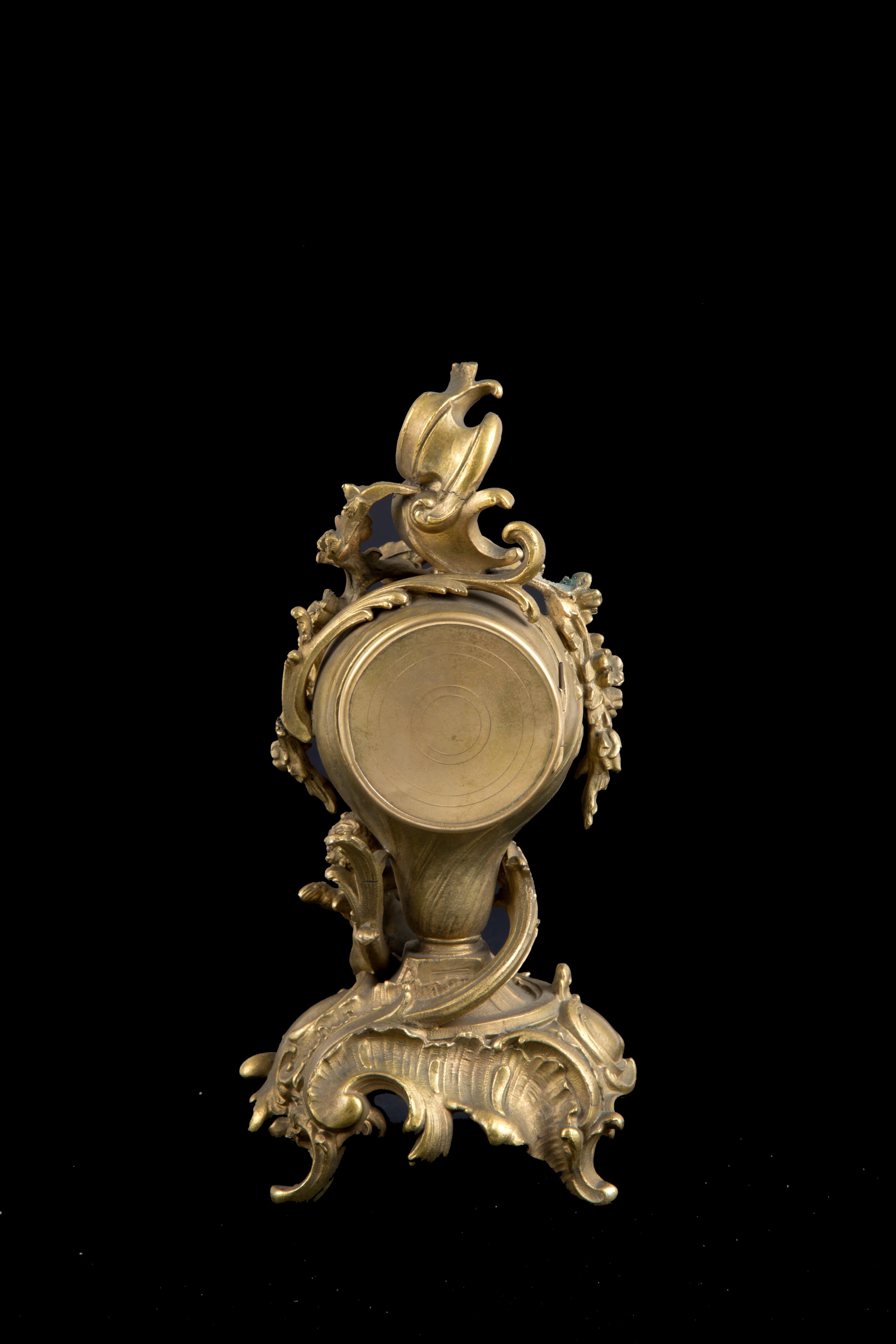 Piccolo Orologio in Bronzo