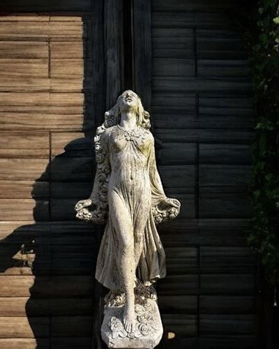 Scultura "venere di Sanremo"