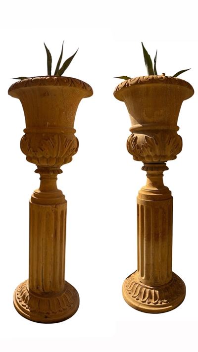 Coppia di Vasi in Pietra Gialla