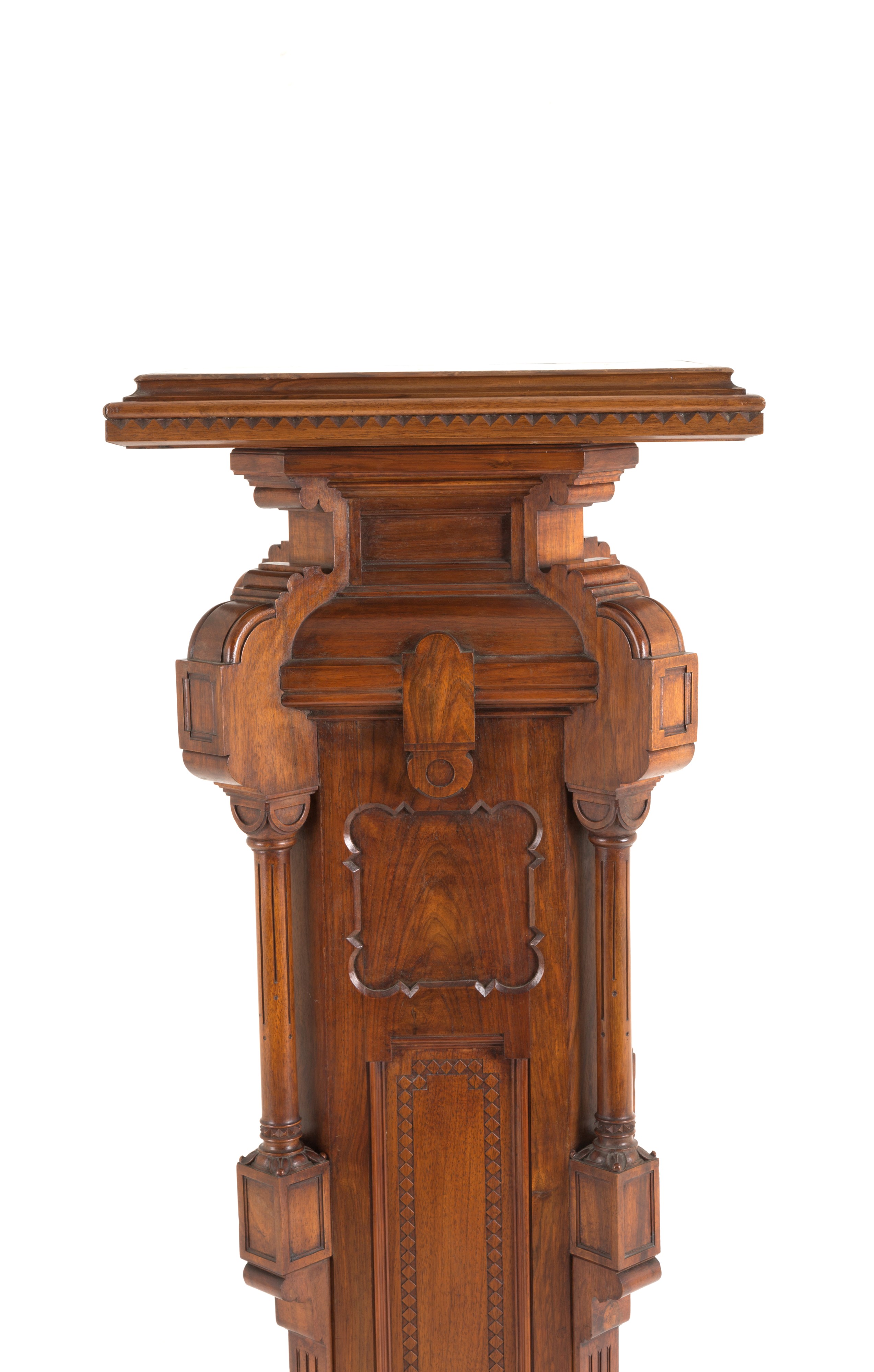 Colonna con fioriere