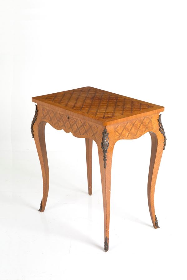 Dressing table