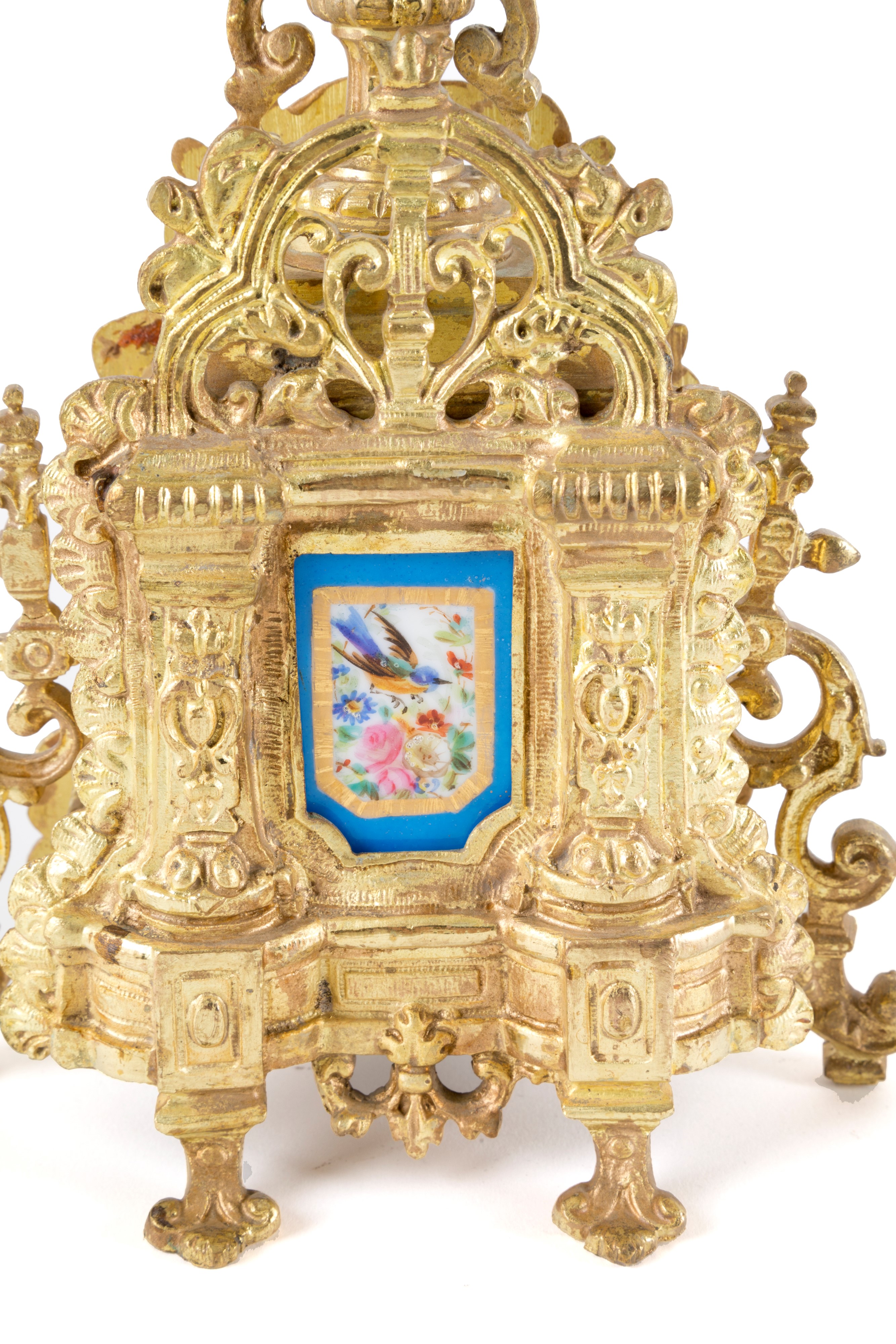 Coppia di candelabri in bronzo dorato