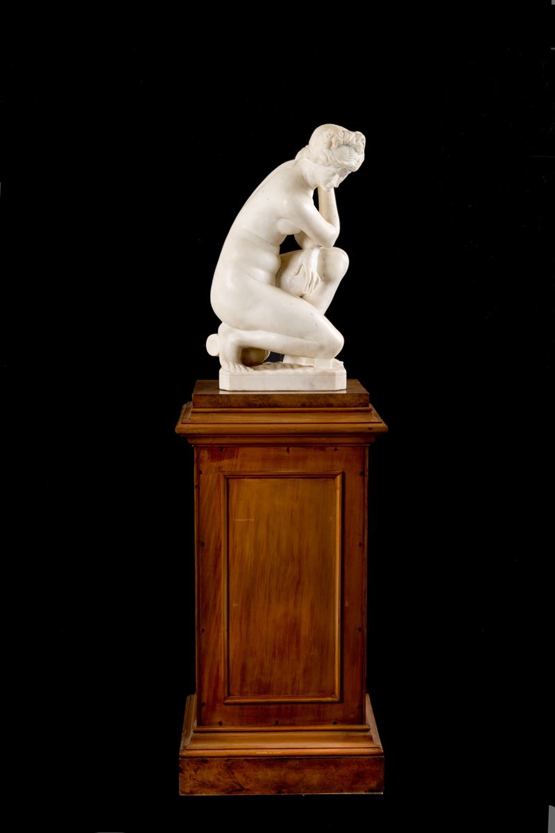 Scultura "venere Accovacciata"
