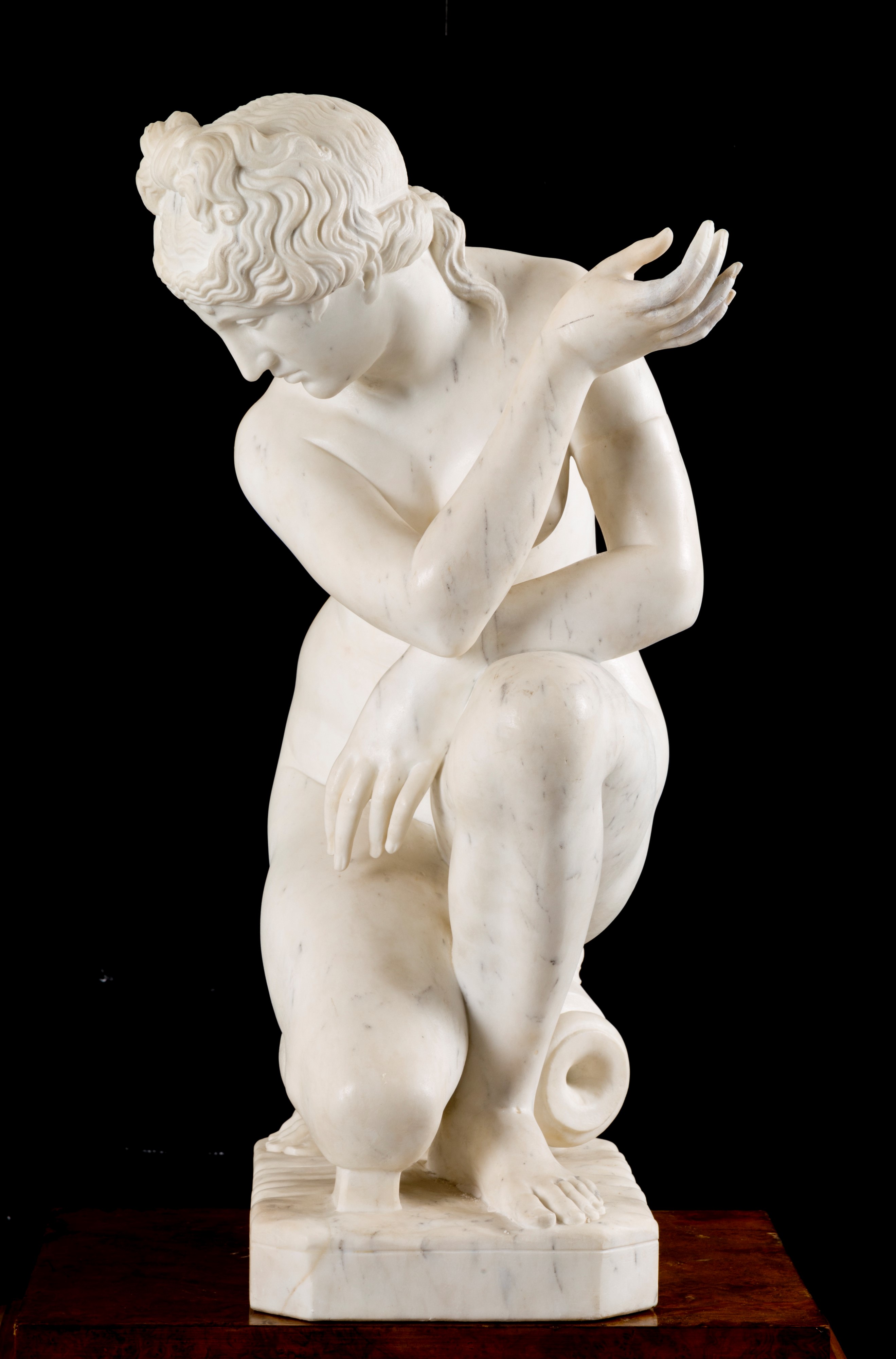 Scultura "venere Accovacciata"