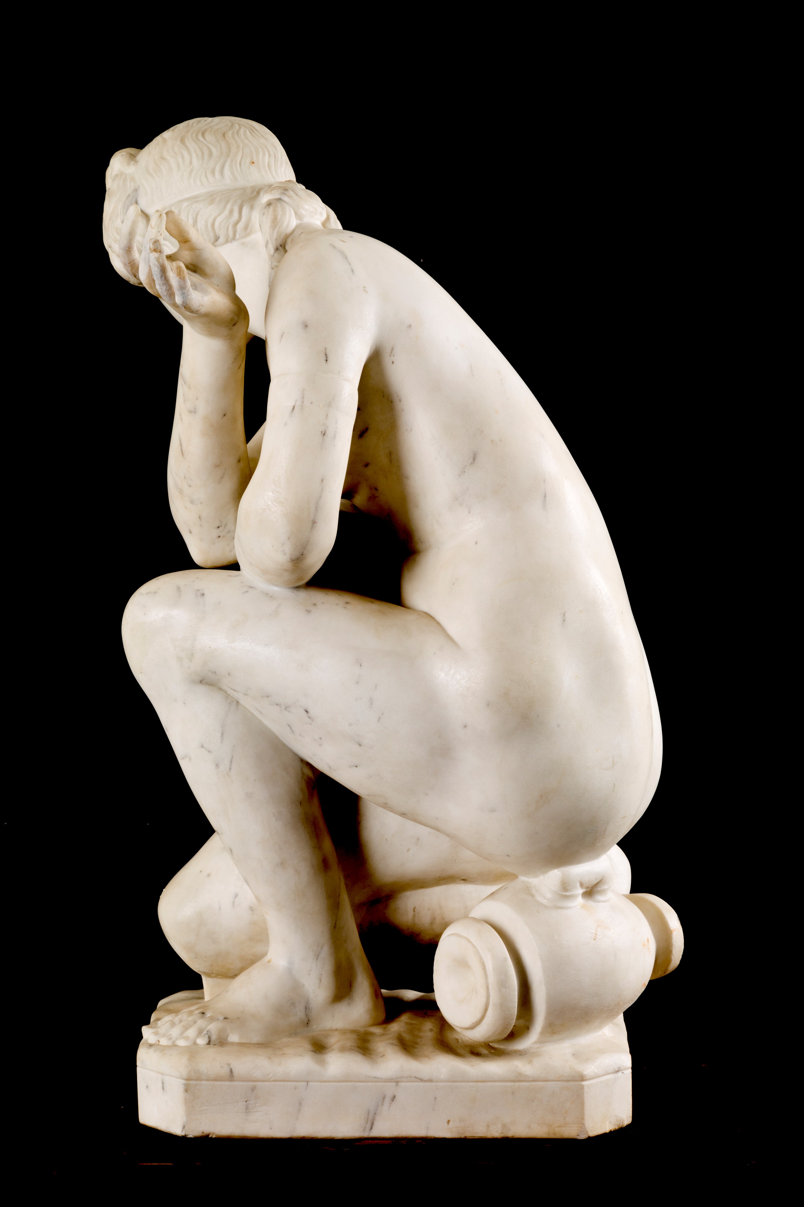 Scultura "venere Accovacciata"