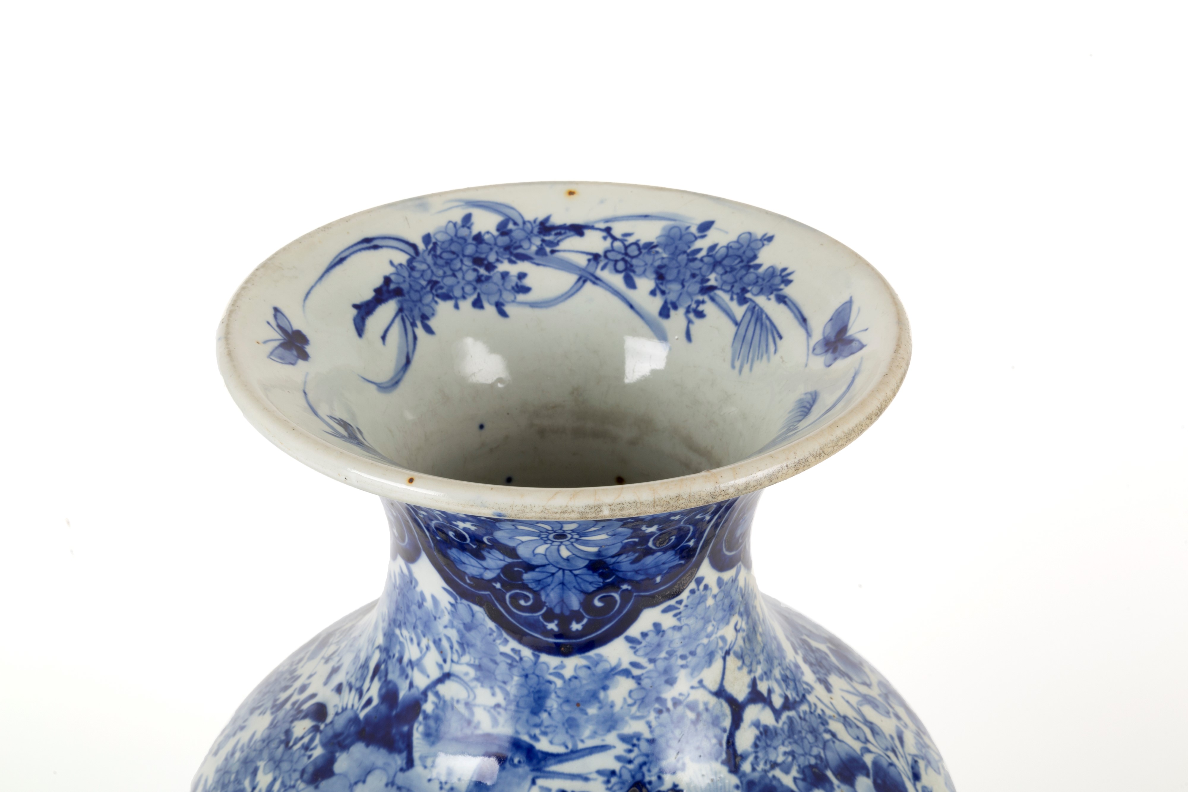 Vaso in porcellana bianca e blu