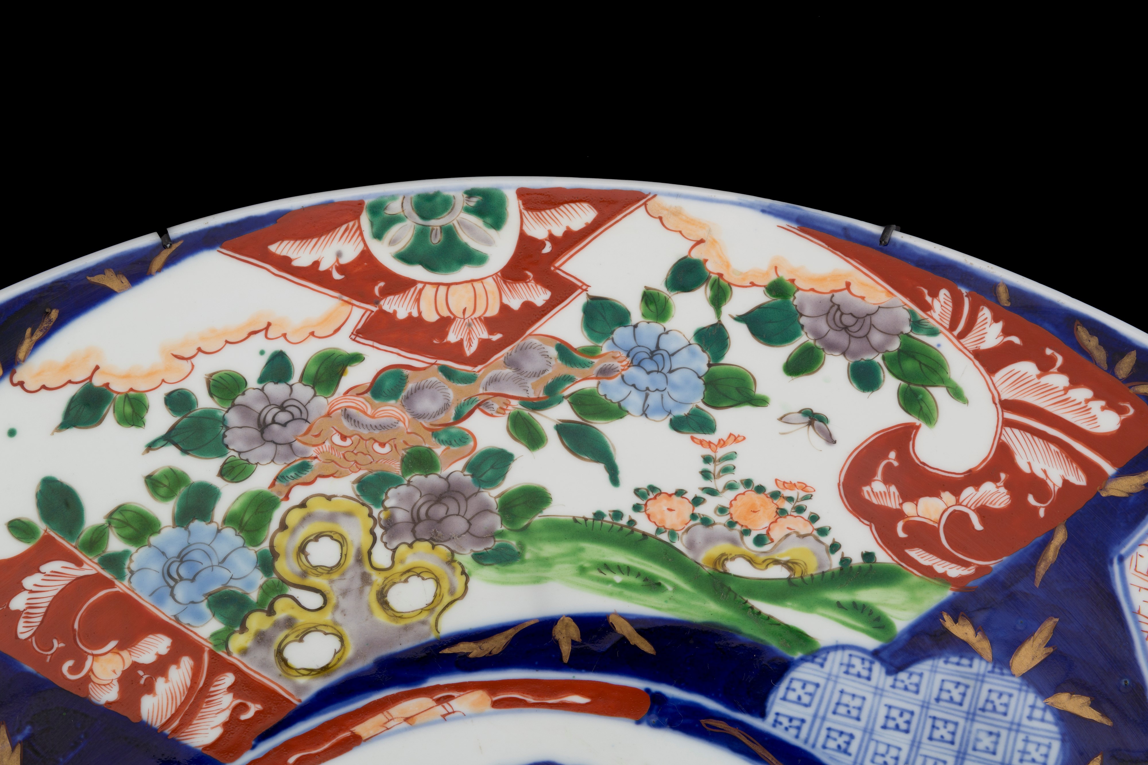 Grande piatto in porcellana Imari