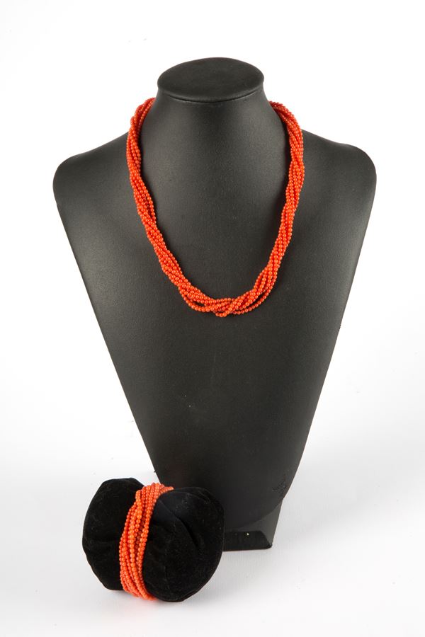 Red coral necklace and bracelet