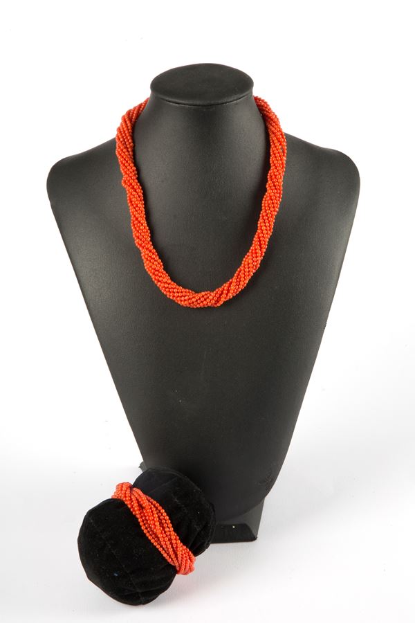 Red coral necklace and bracelet