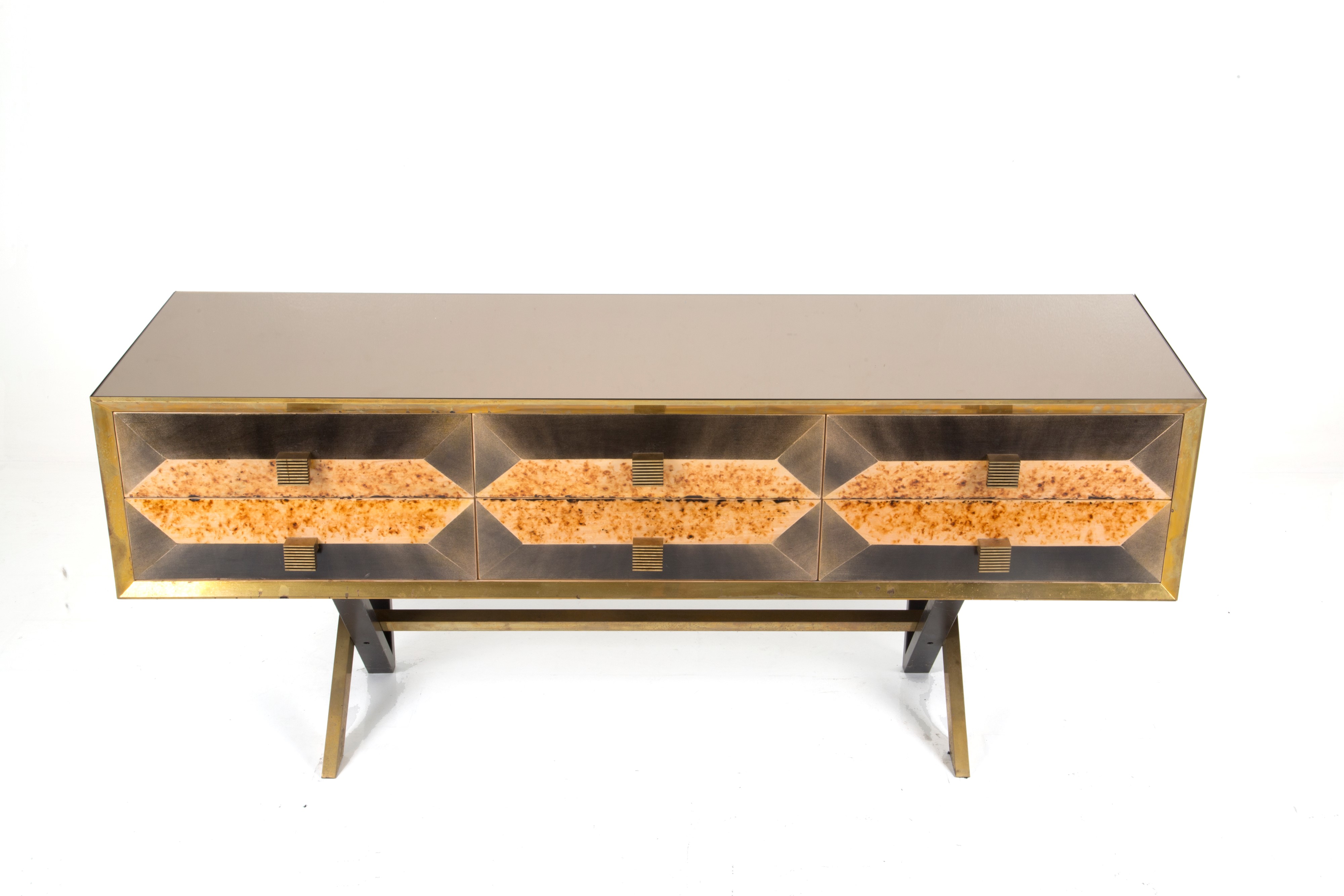 Mordecai Pillant - Credenza in Legno, Ottone e Cristallo